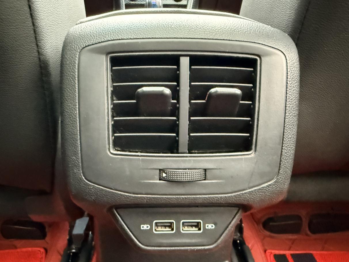 Volkswagen T-Roc 2021 280TSI DSG 2WD Comfort Smart Connected 30 Anniversary Commemorative