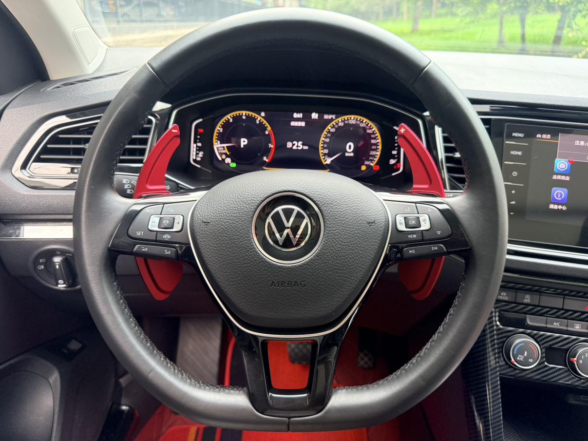 Volkswagen T-Roc 2021 280TSI DSG 2WD Comfort Smart Connected 30 Anniversary Commemorative