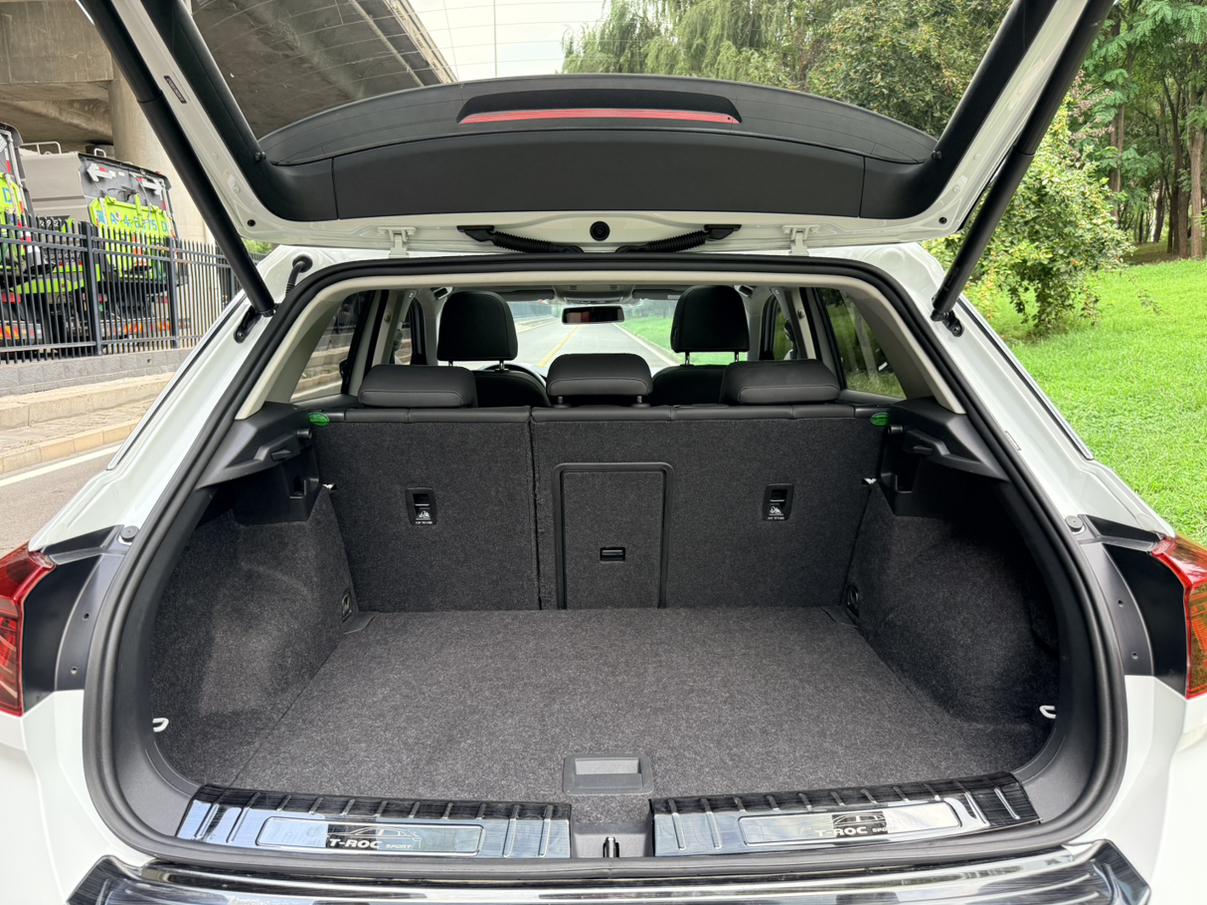 Volkswagen T-Roc 2021 280TSI DSG 2WD Comfort Smart Connected 30 Anniversary Commemorative