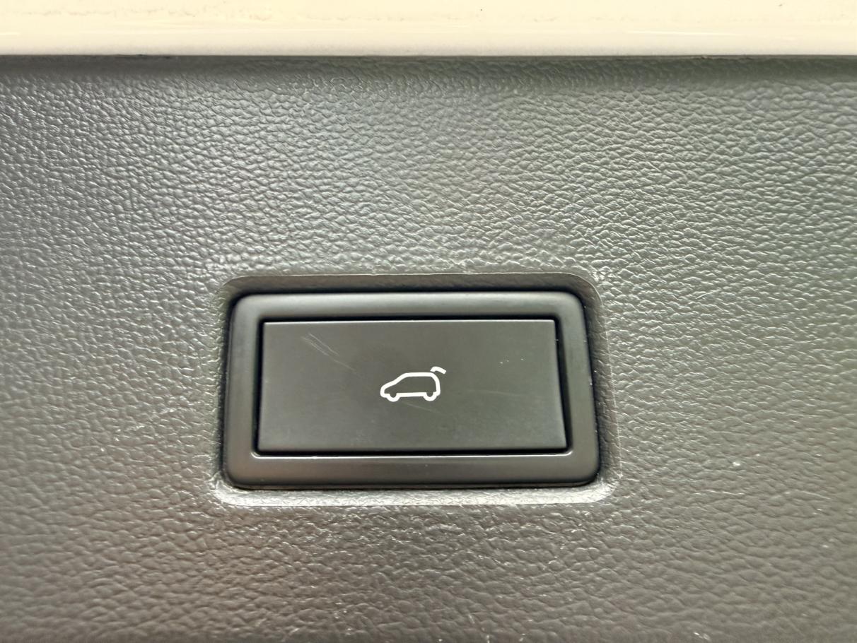 Volkswagen T-Roc 2021 280TSI DSG 2WD Comfort Smart Connected 30 Anniversary Commemorative