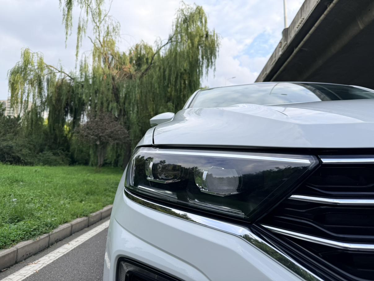 Volkswagen T-Roc 2021 280TSI DSG 2WD Comfort Smart Connected 30 Anniversary Commemorative