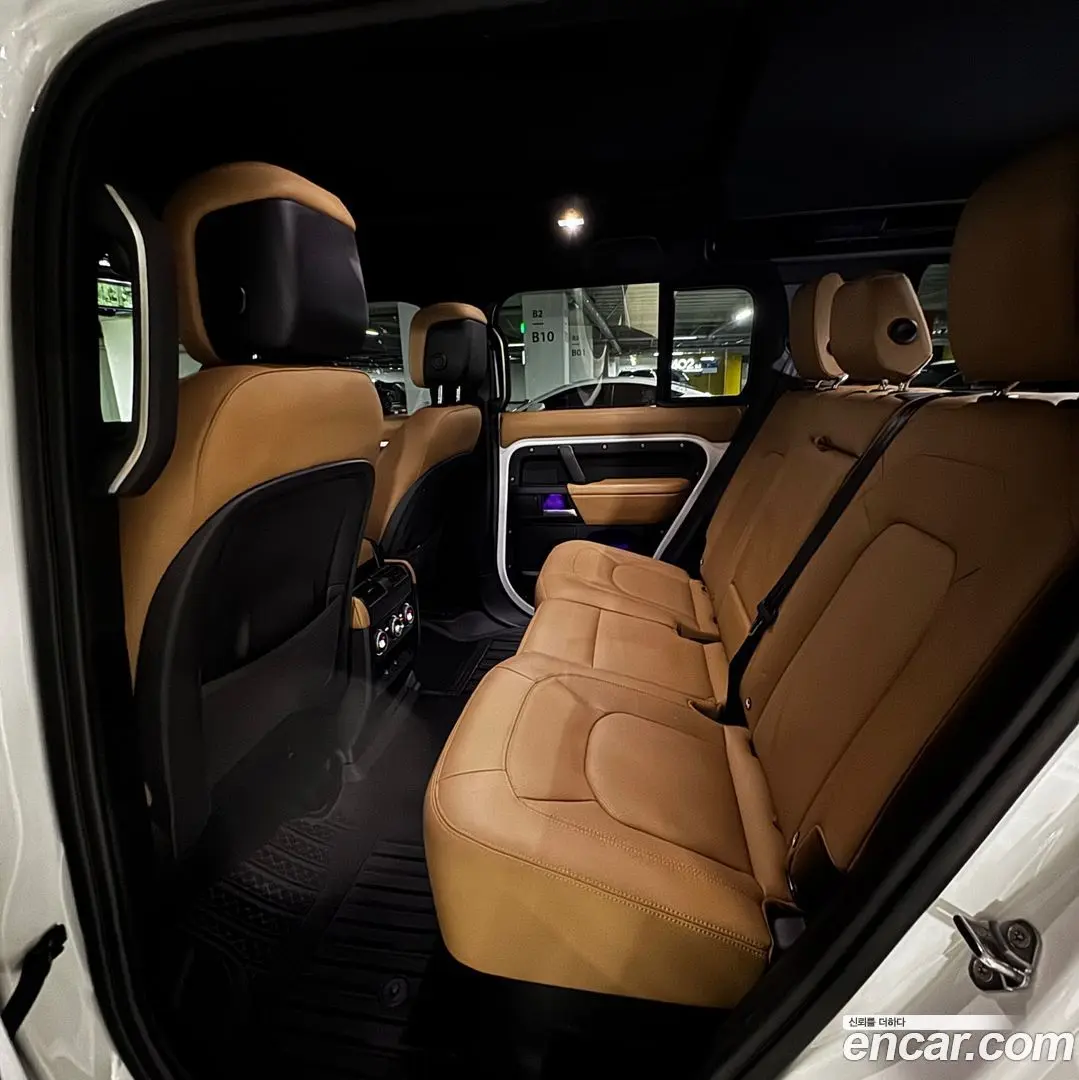 Land Rover Defender 110 D300 X-Dynamic HSE