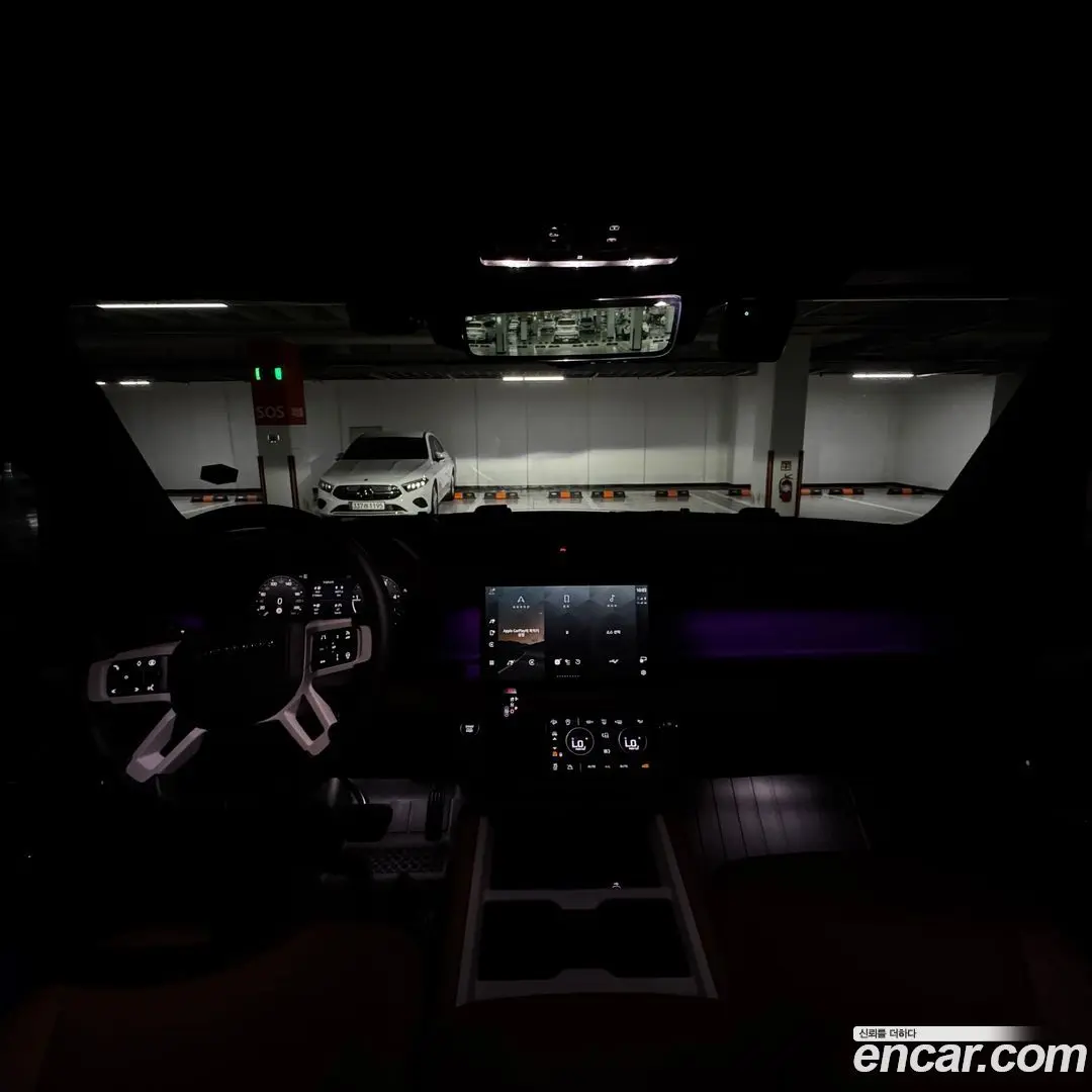 Land Rover Defender 110 D300 X-Dynamic HSE