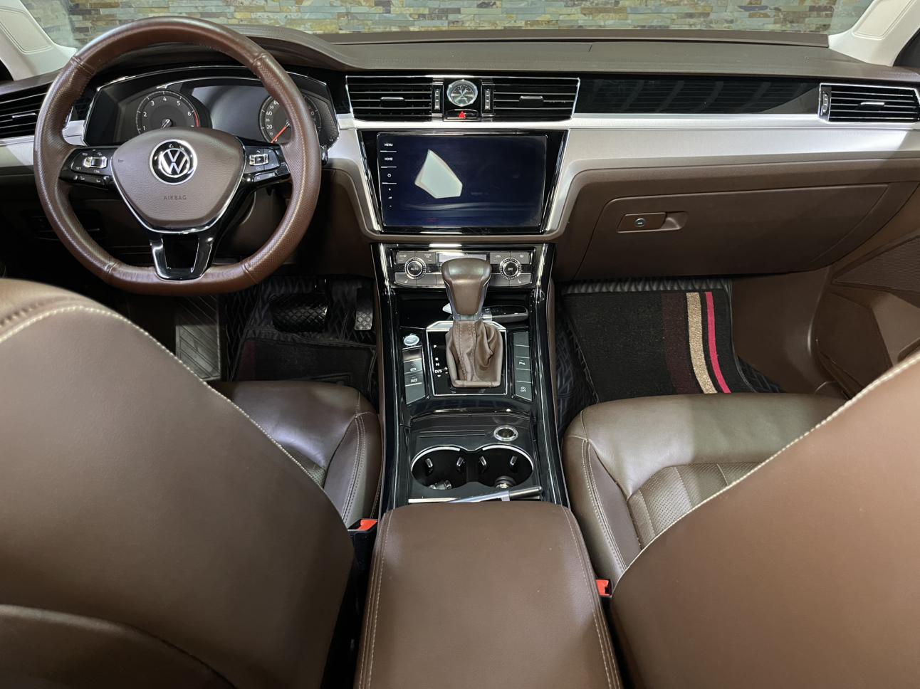 Volkswagen 2021 380TSI Luxury
