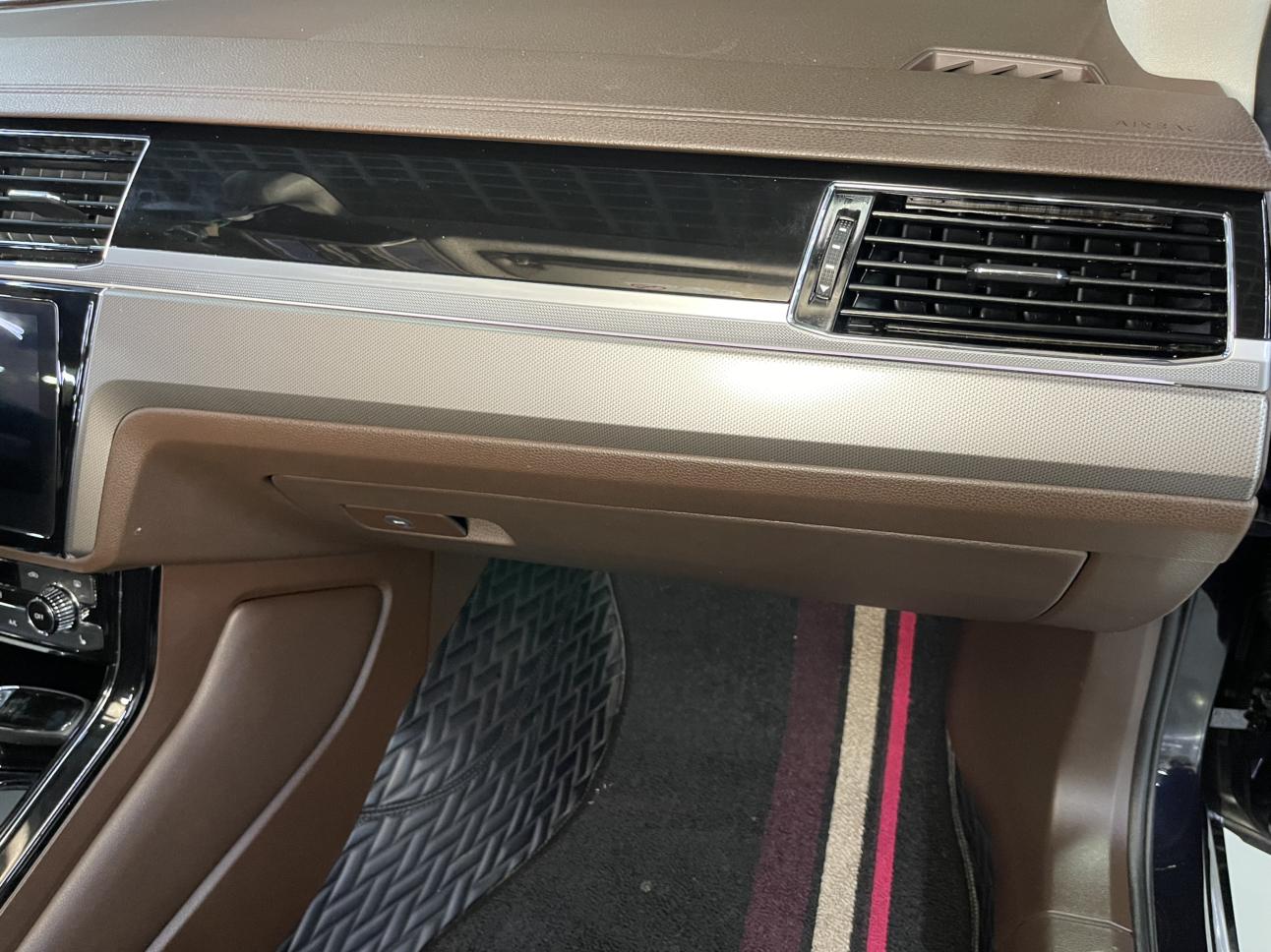 Volkswagen 2021 380TSI Luxury
