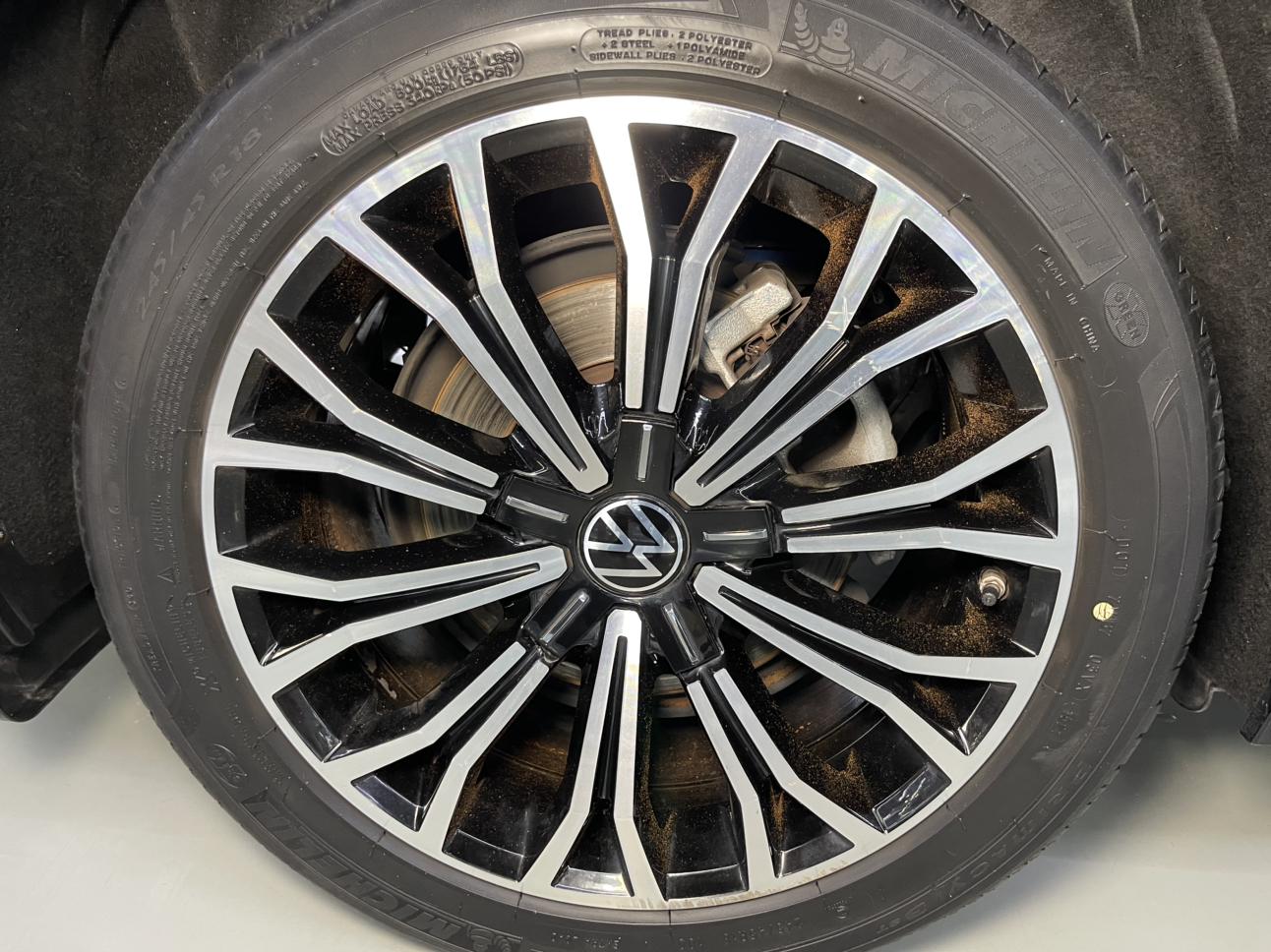 Volkswagen 2021 380TSI Luxury