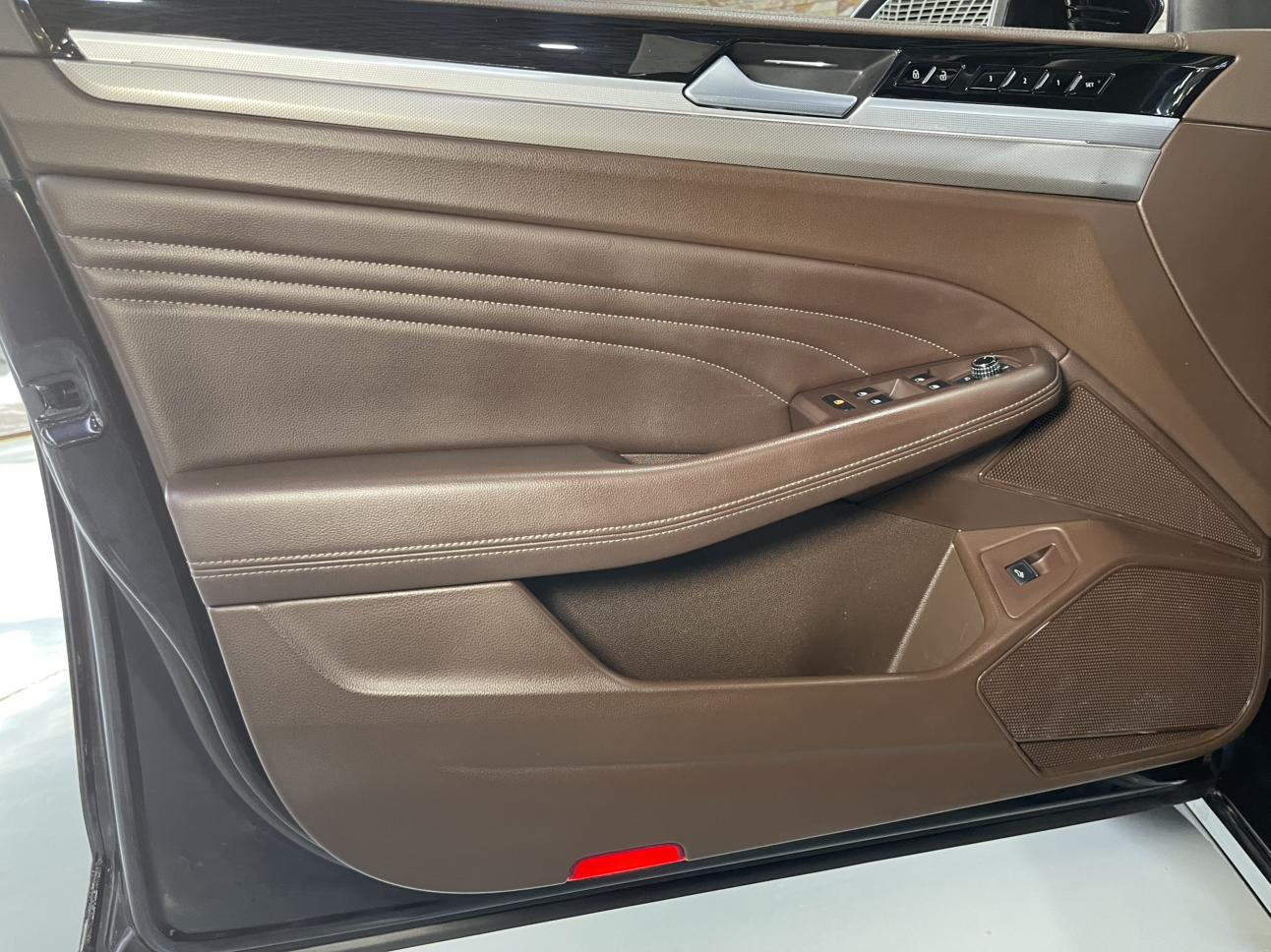 Volkswagen 2021 380TSI Luxury