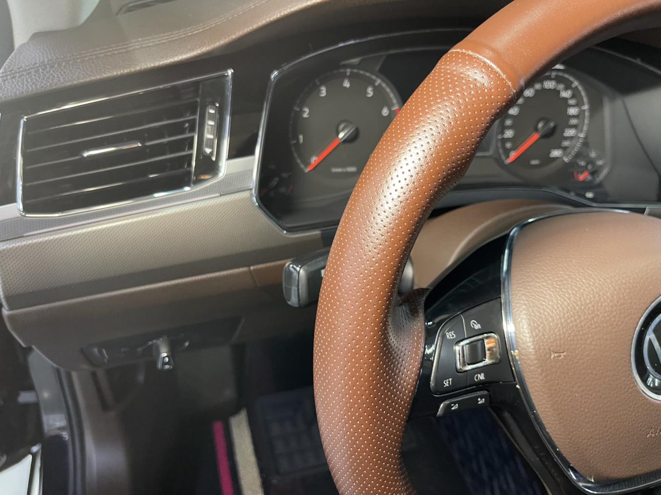 Volkswagen 2021 380TSI Luxury