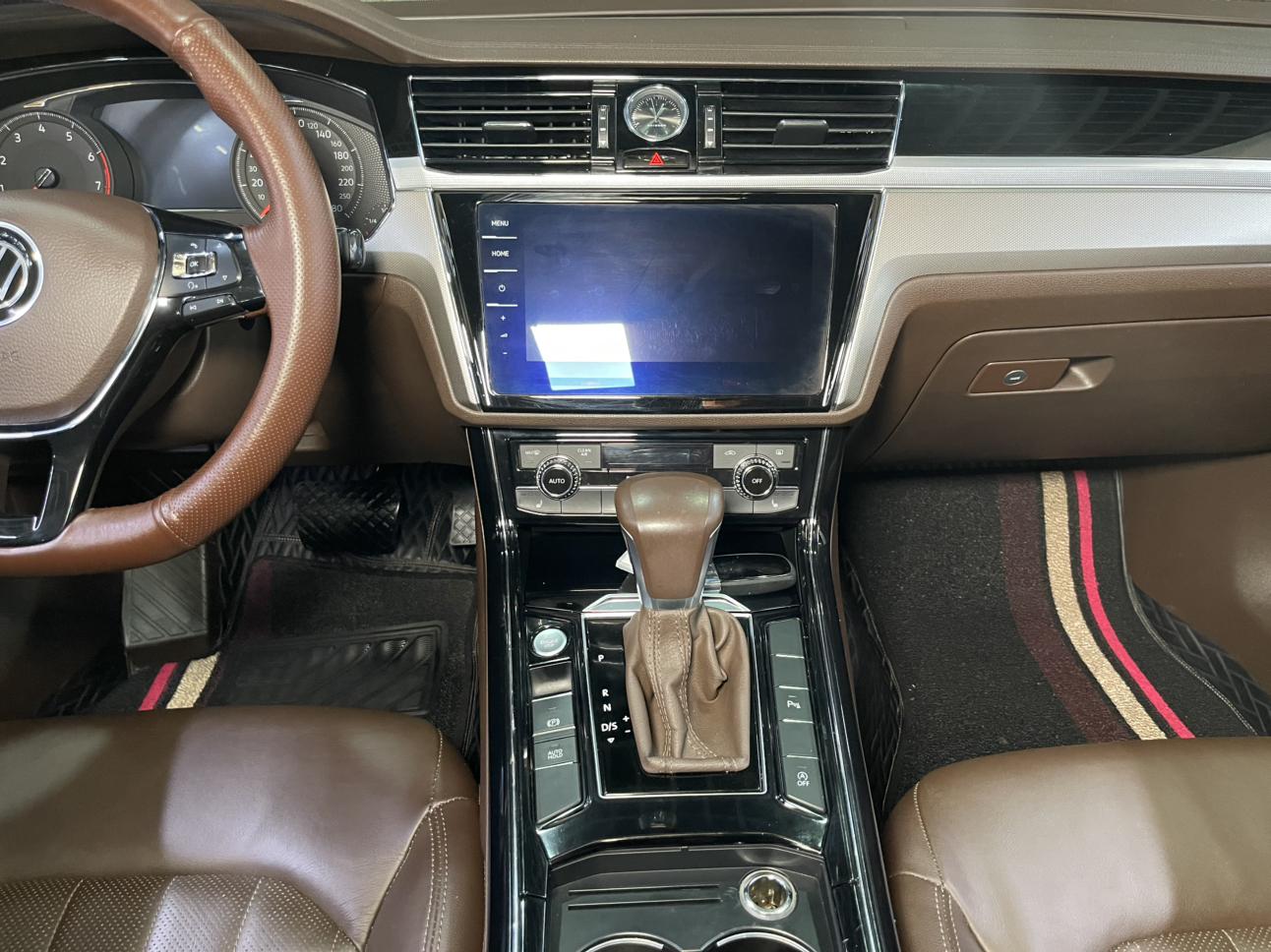 Volkswagen 2021 380TSI Luxury