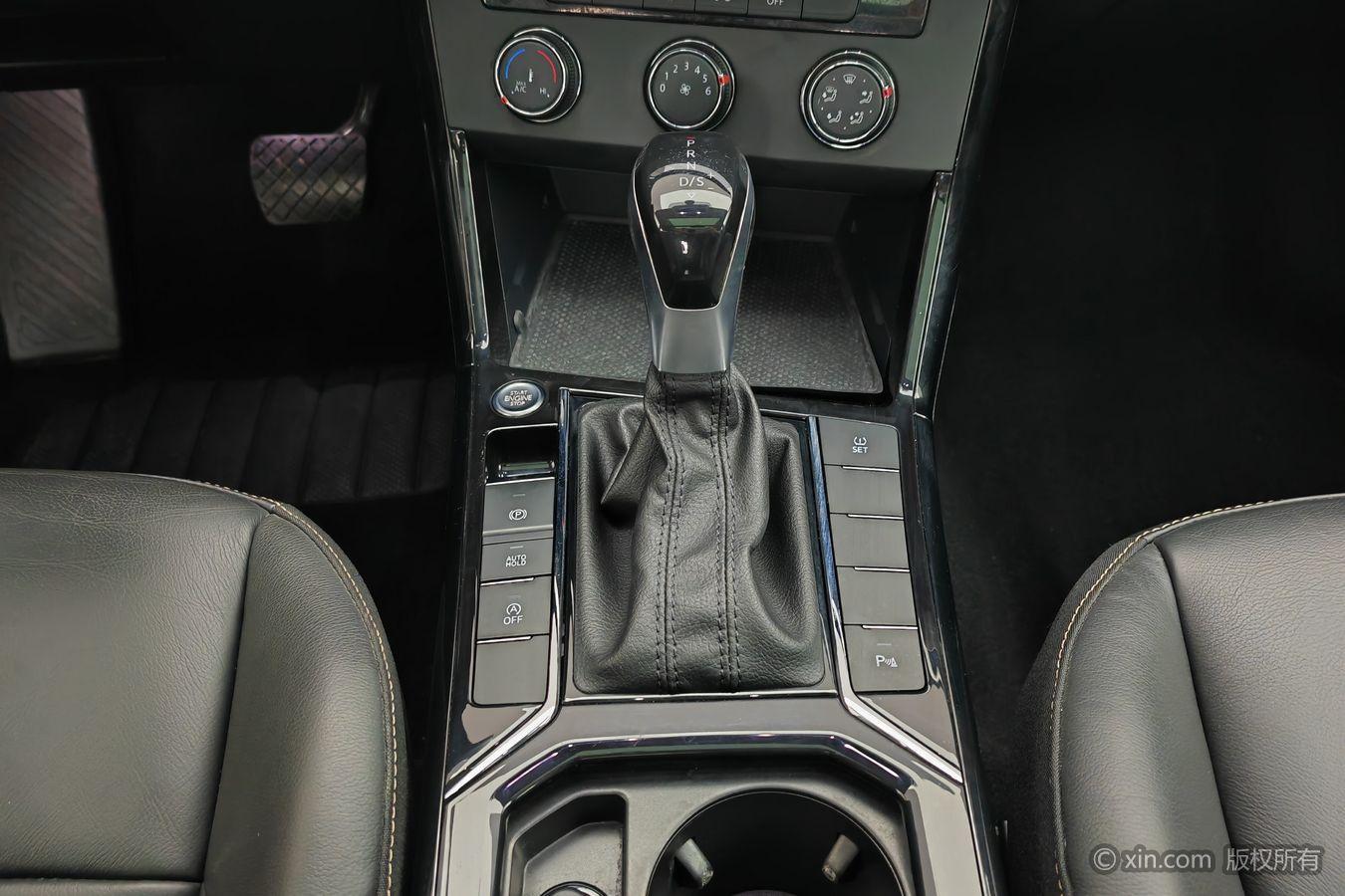 Volkswagen Passat 2021 330TSI Elite