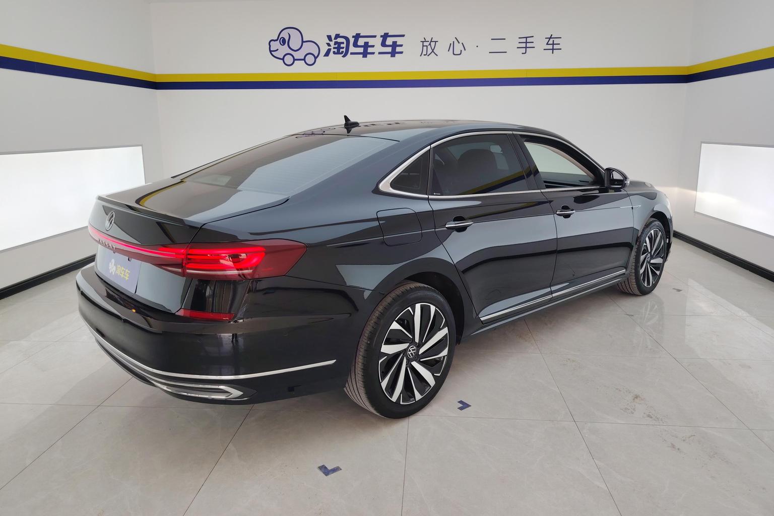 Volkswagen Passat 2022 330TSI Luxury