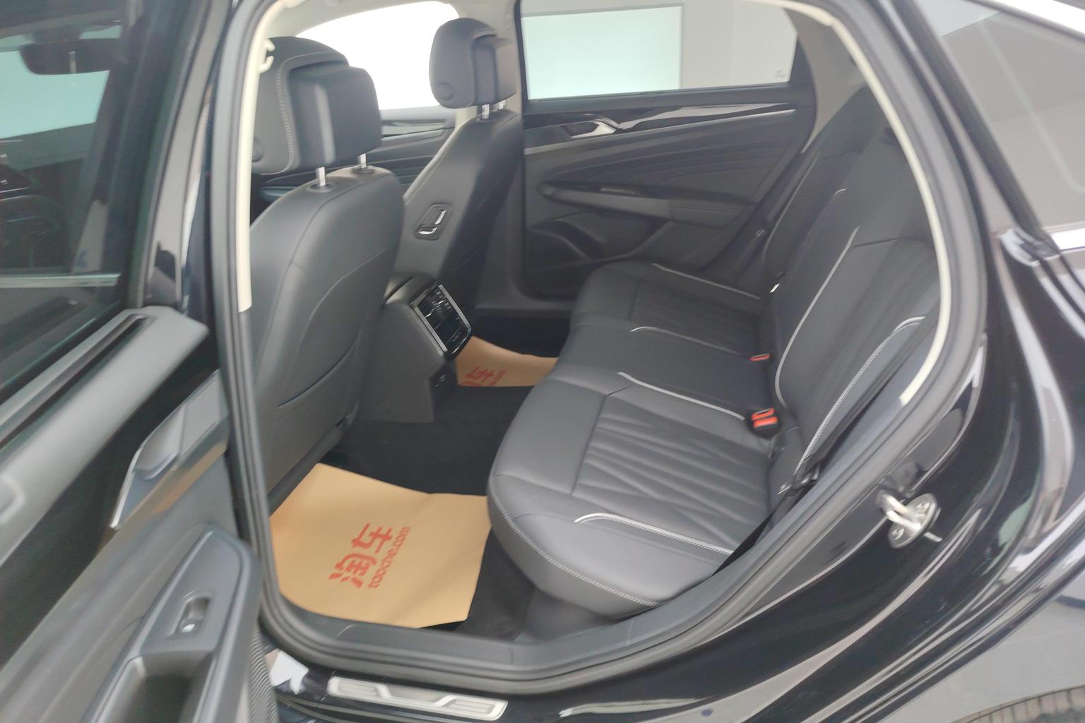 Volkswagen Passat 2022 330TSI Luxury