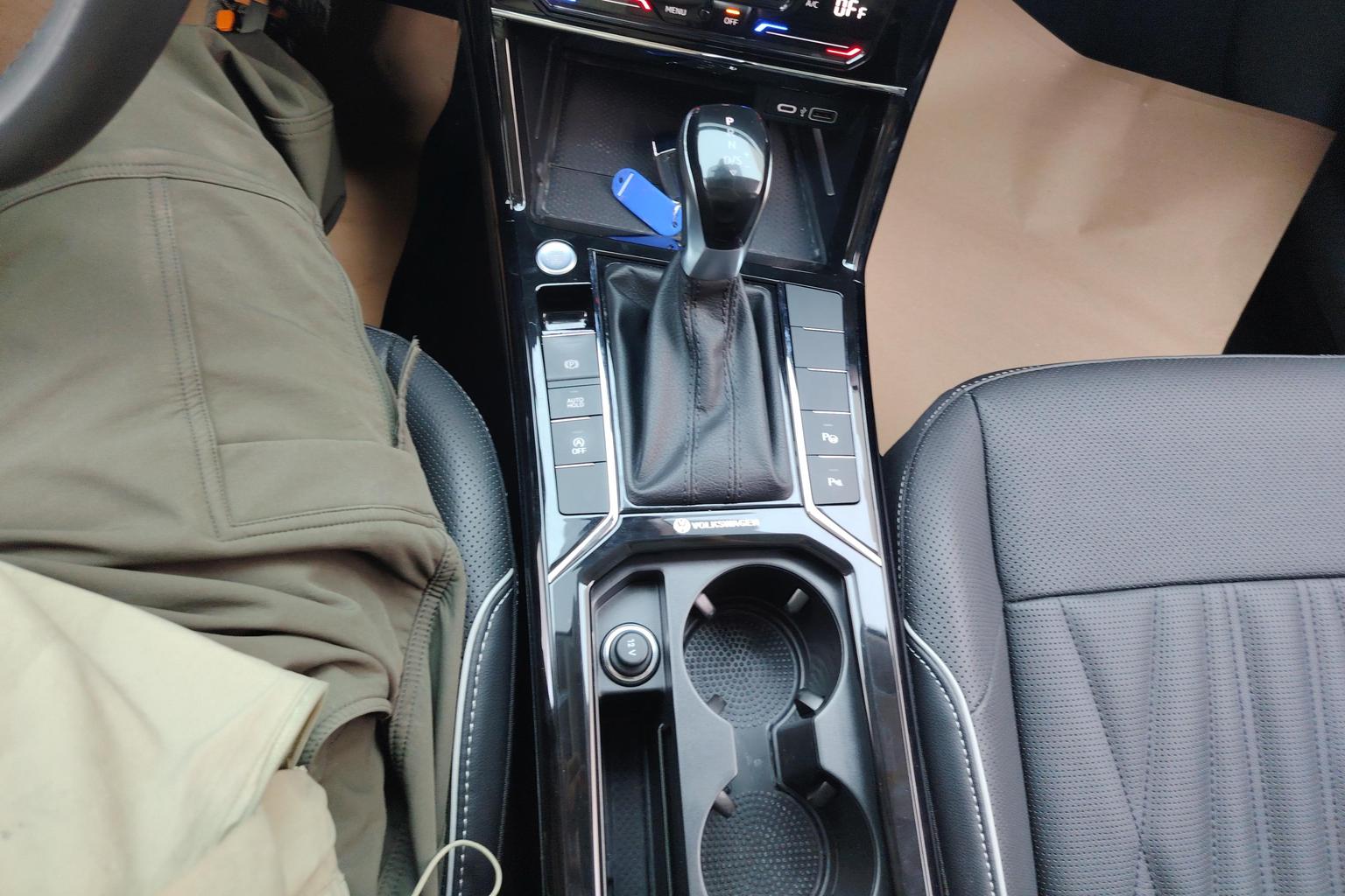 Volkswagen Passat 2022 330TSI Luxury