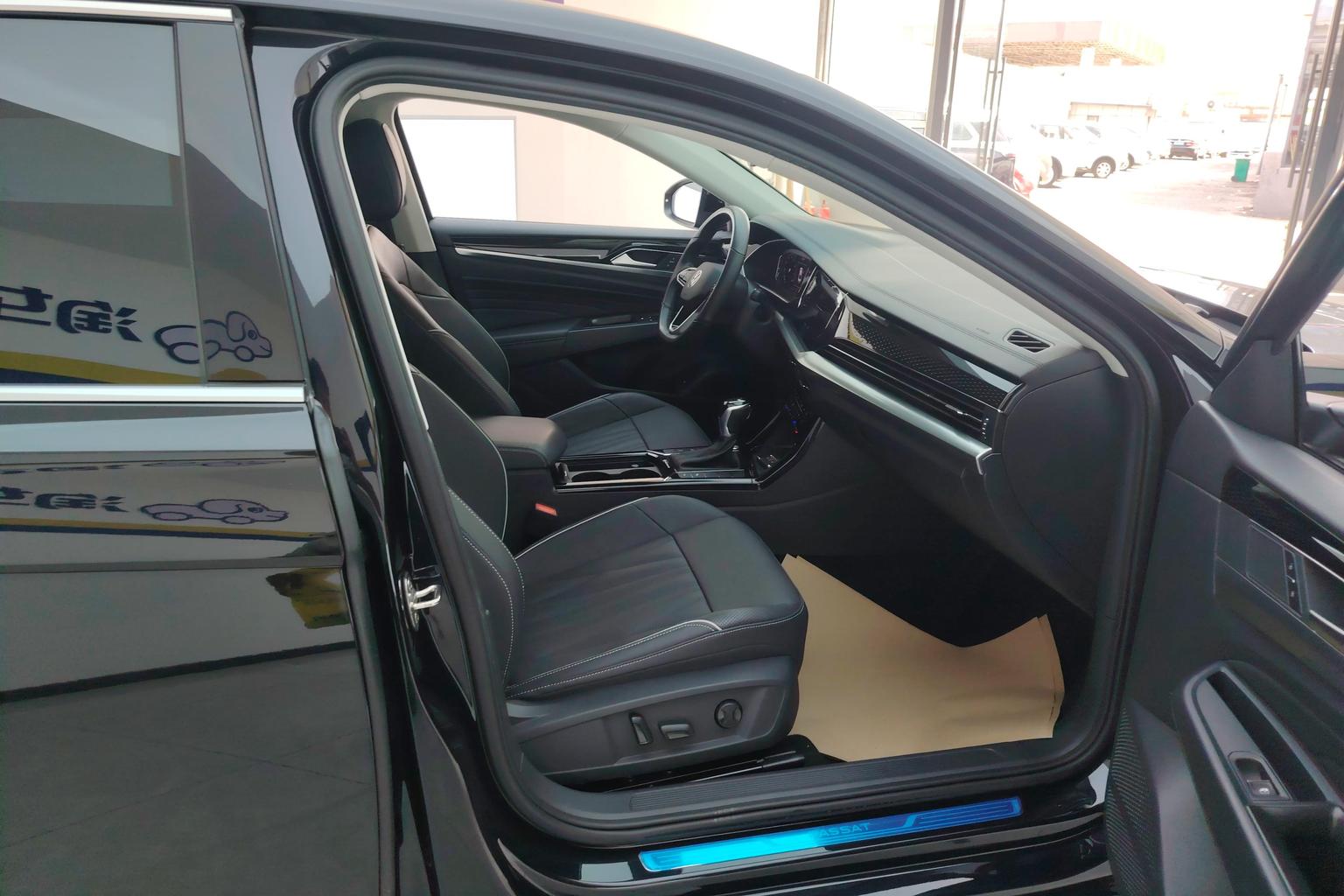 Volkswagen Passat 2022 330TSI Luxury