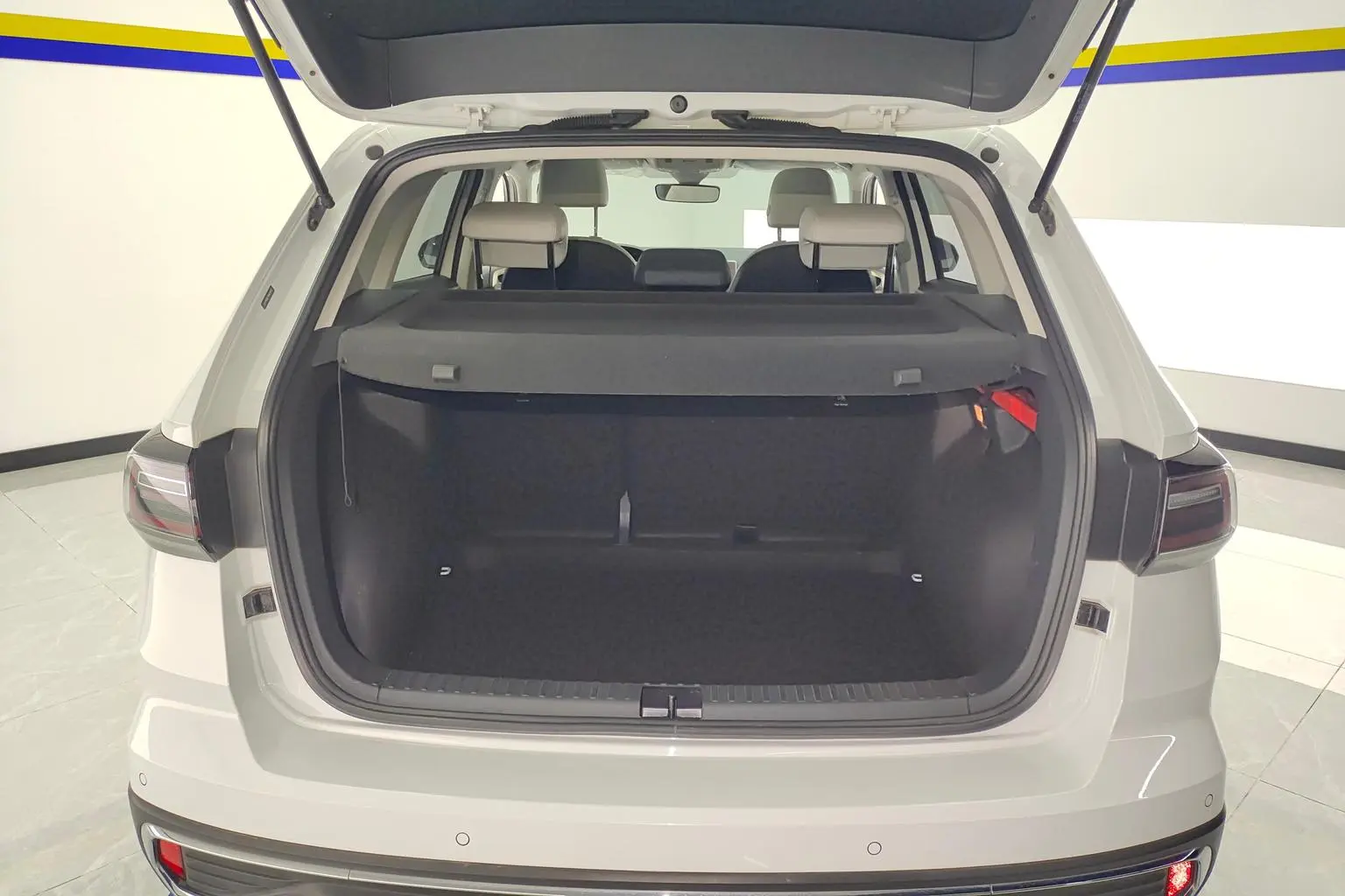 Volkswagen Tharu 2023 300TSI 2WD