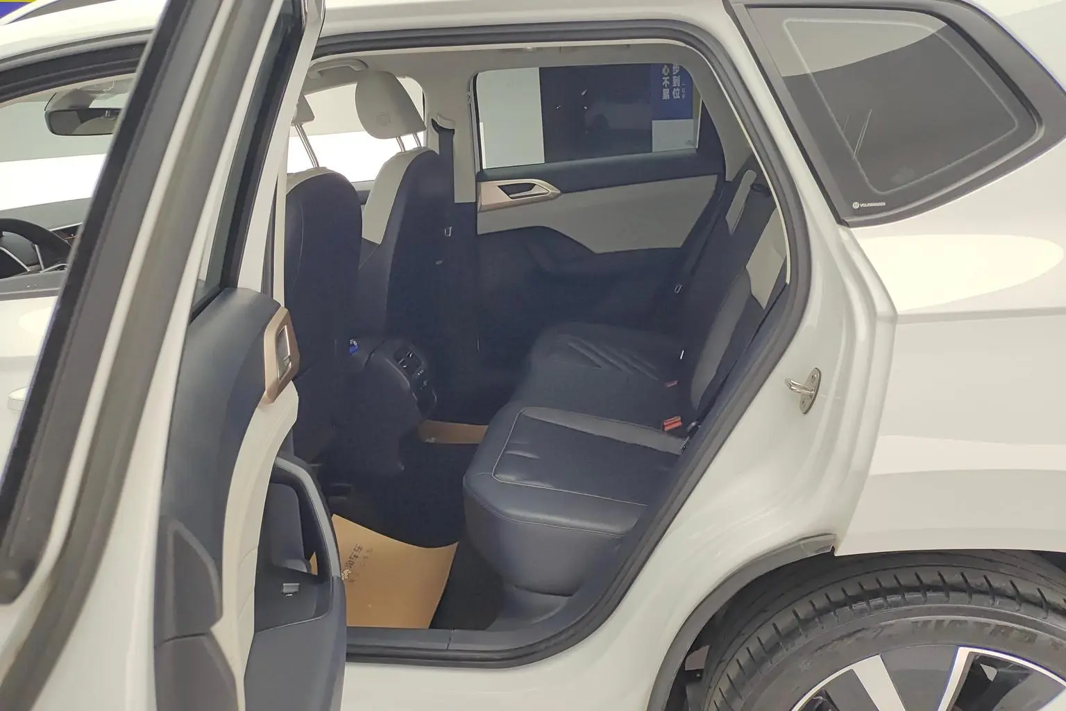 Volkswagen Tharu 2023 300TSI 2WD