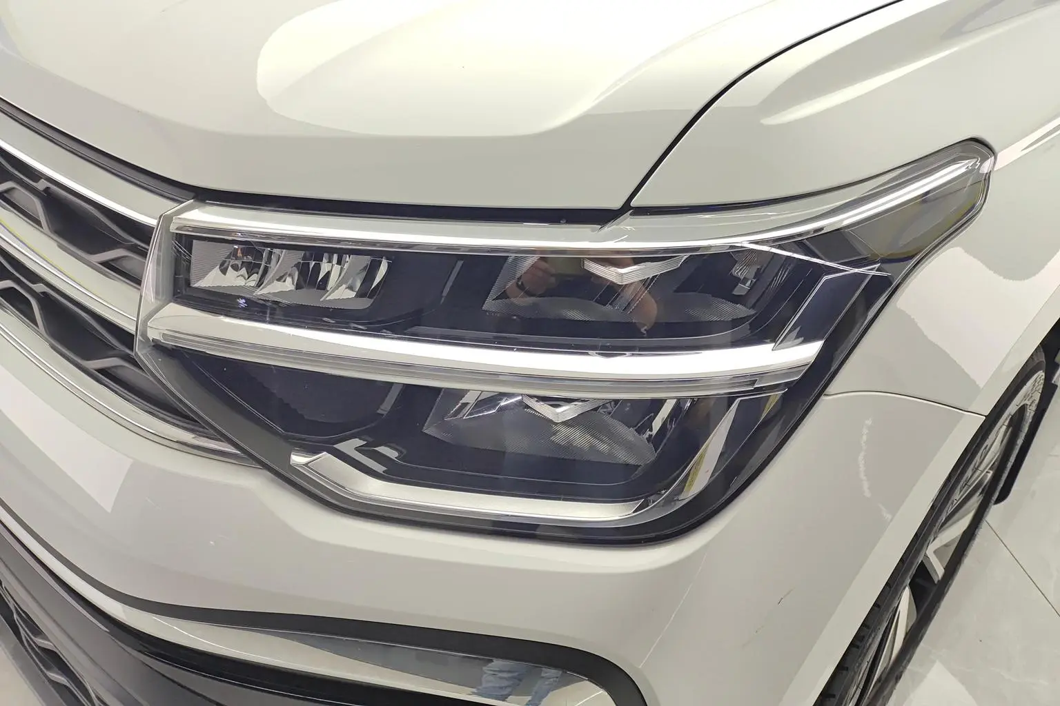Volkswagen Tharu 2023 300TSI 2WD