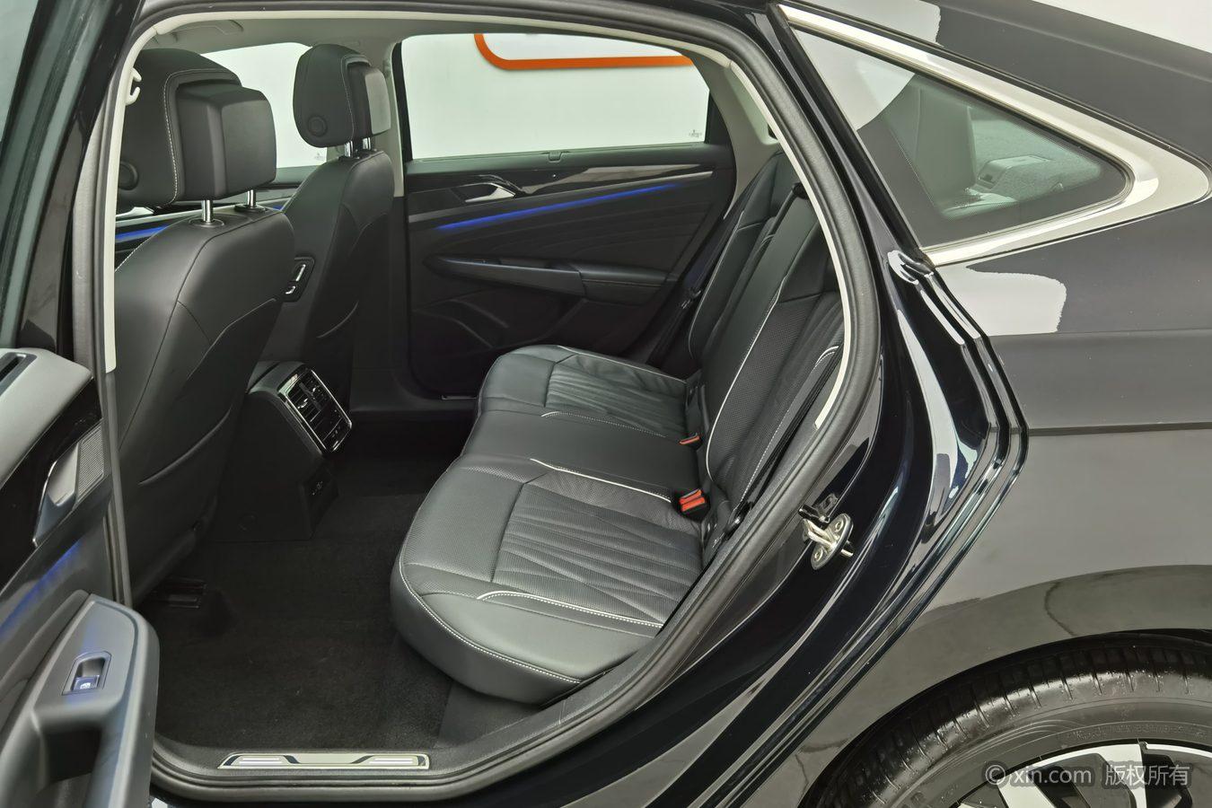 Volkswagen Passat 2023 Facelift 380TSI Luxury