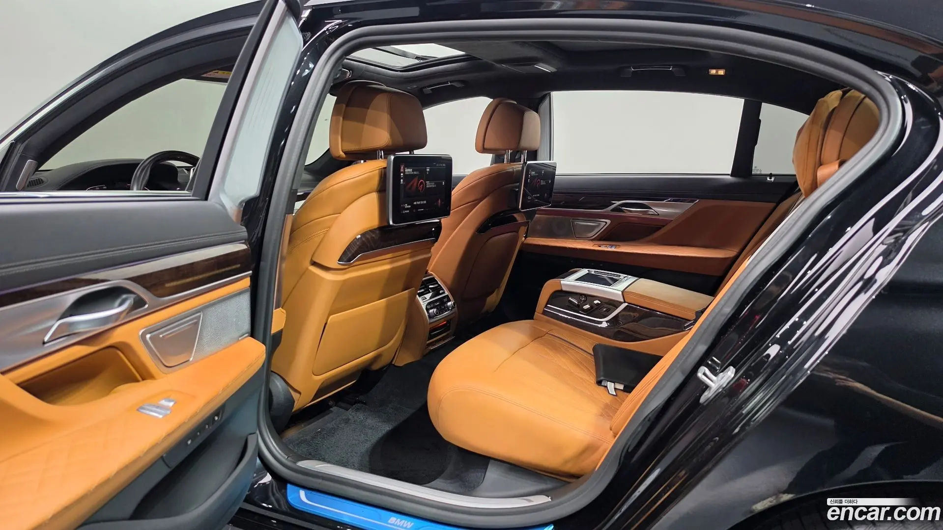BMW 7-Series 750Li xDrive Design Pure Excellence