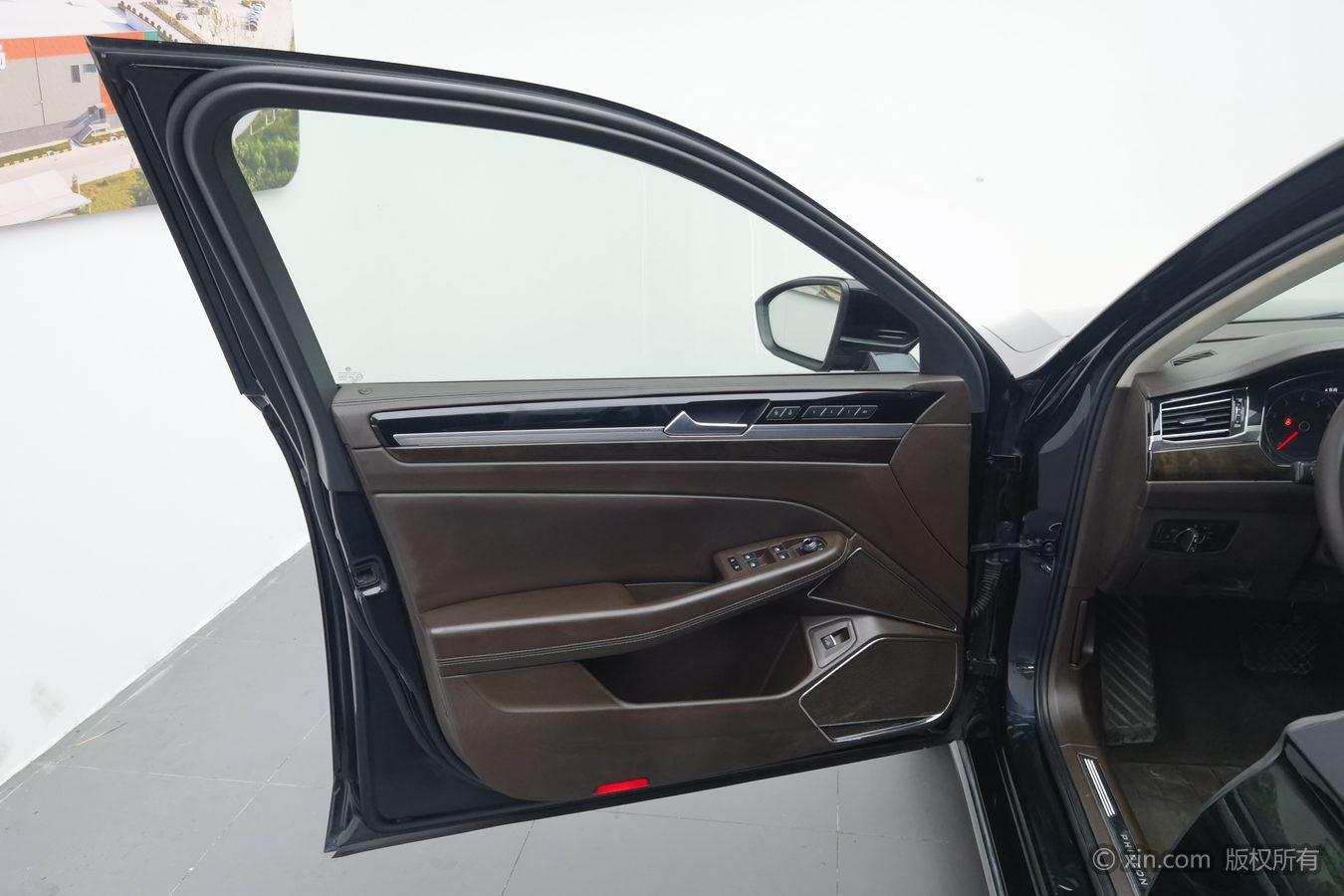 Volkswagen 2018 380TSI 2WD Flagship