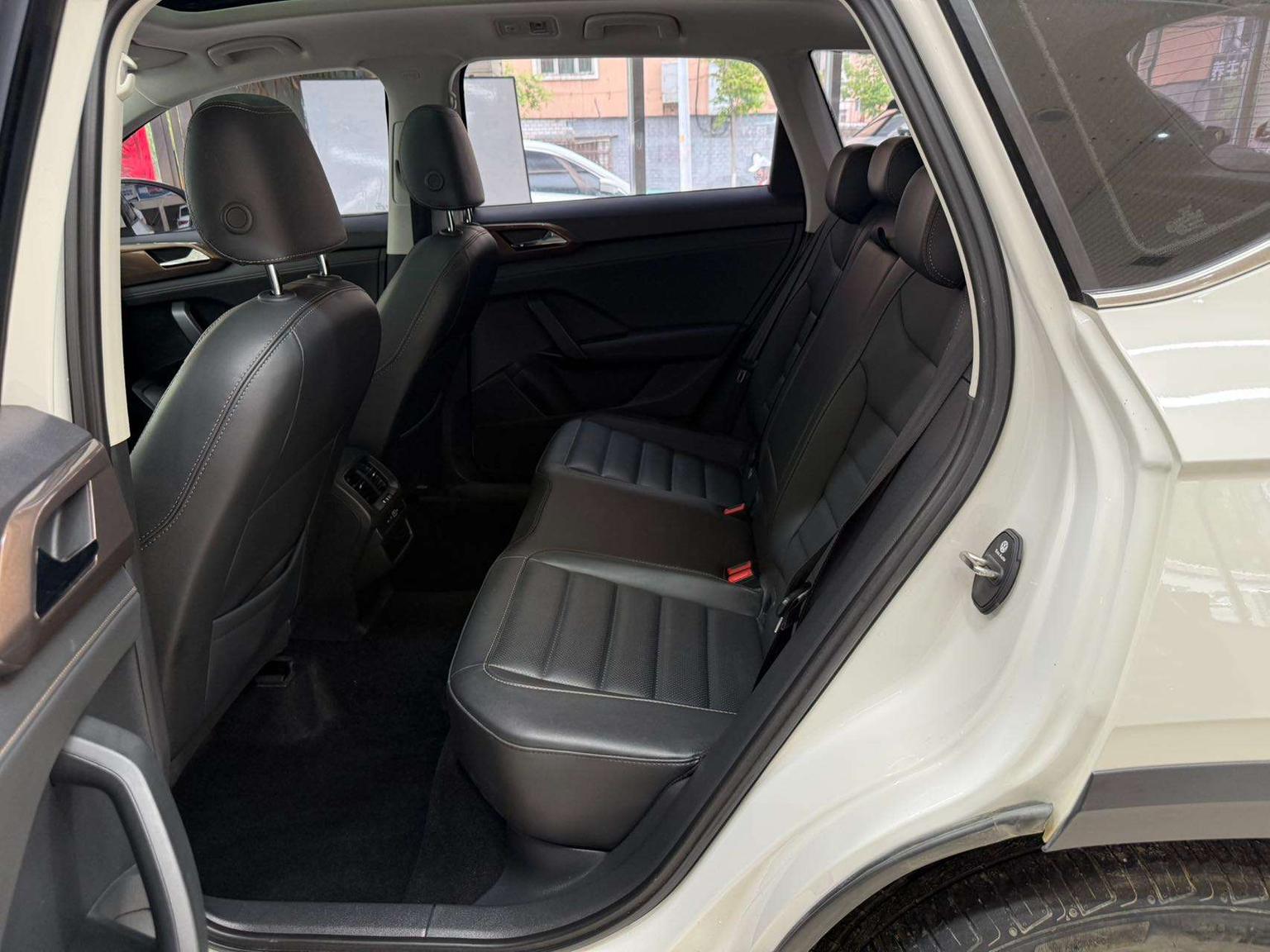 Volkswagen Tharu 2022 280TSI 2WD Luxury