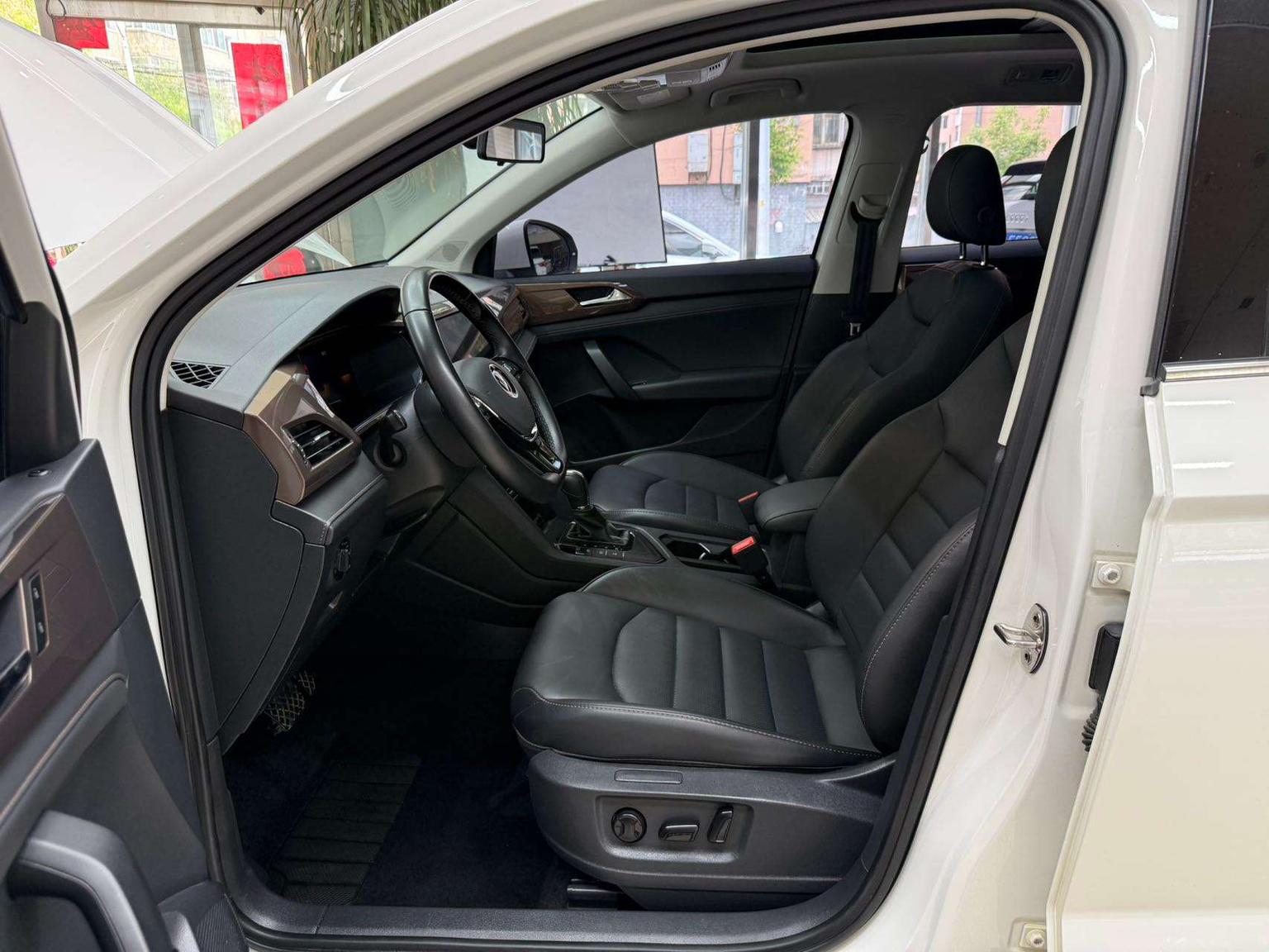 Volkswagen Tharu 2022 280TSI 2WD Luxury