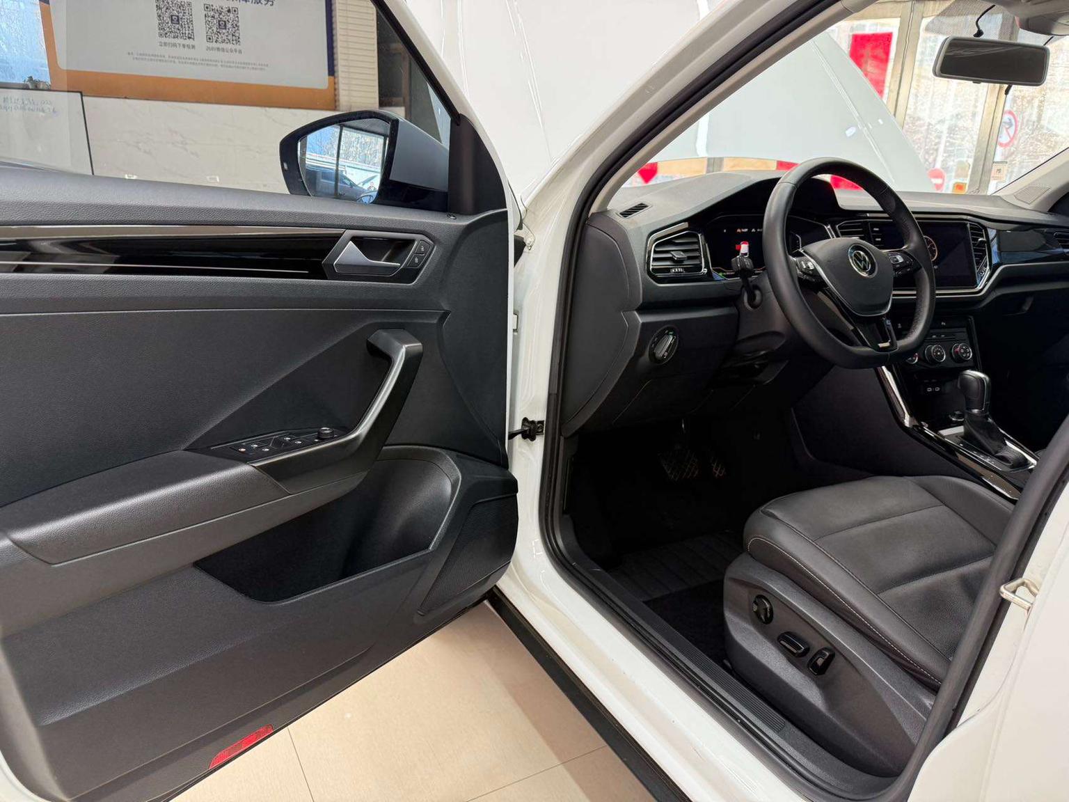 Volkswagen T-Roc 2022 280TSI DSG 2WD PLUS