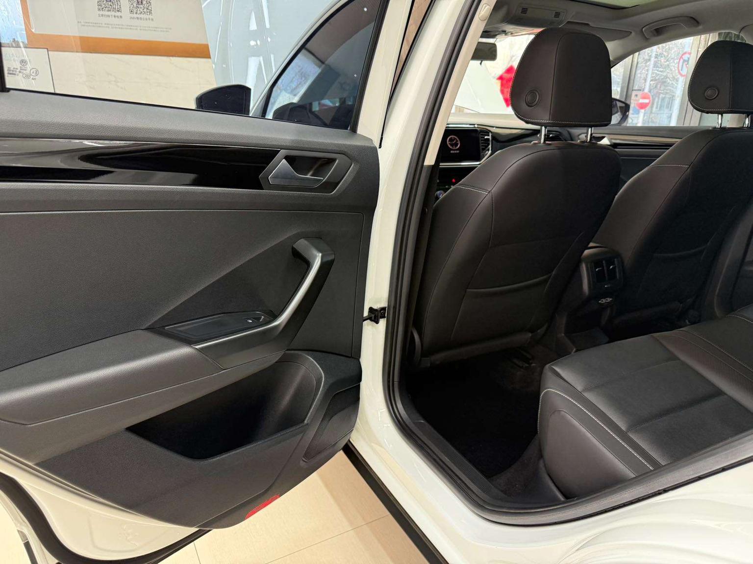 Volkswagen T-Roc 2022 280TSI DSG 2WD PLUS