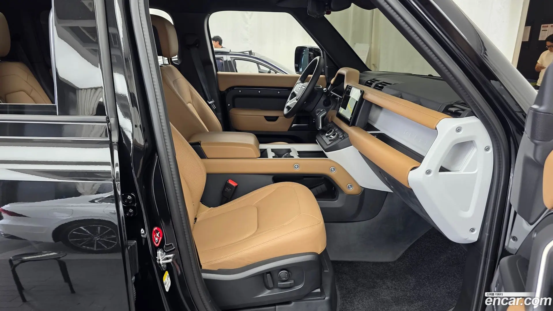 Land Rover Defender 110 P300 X-Dynamic SE