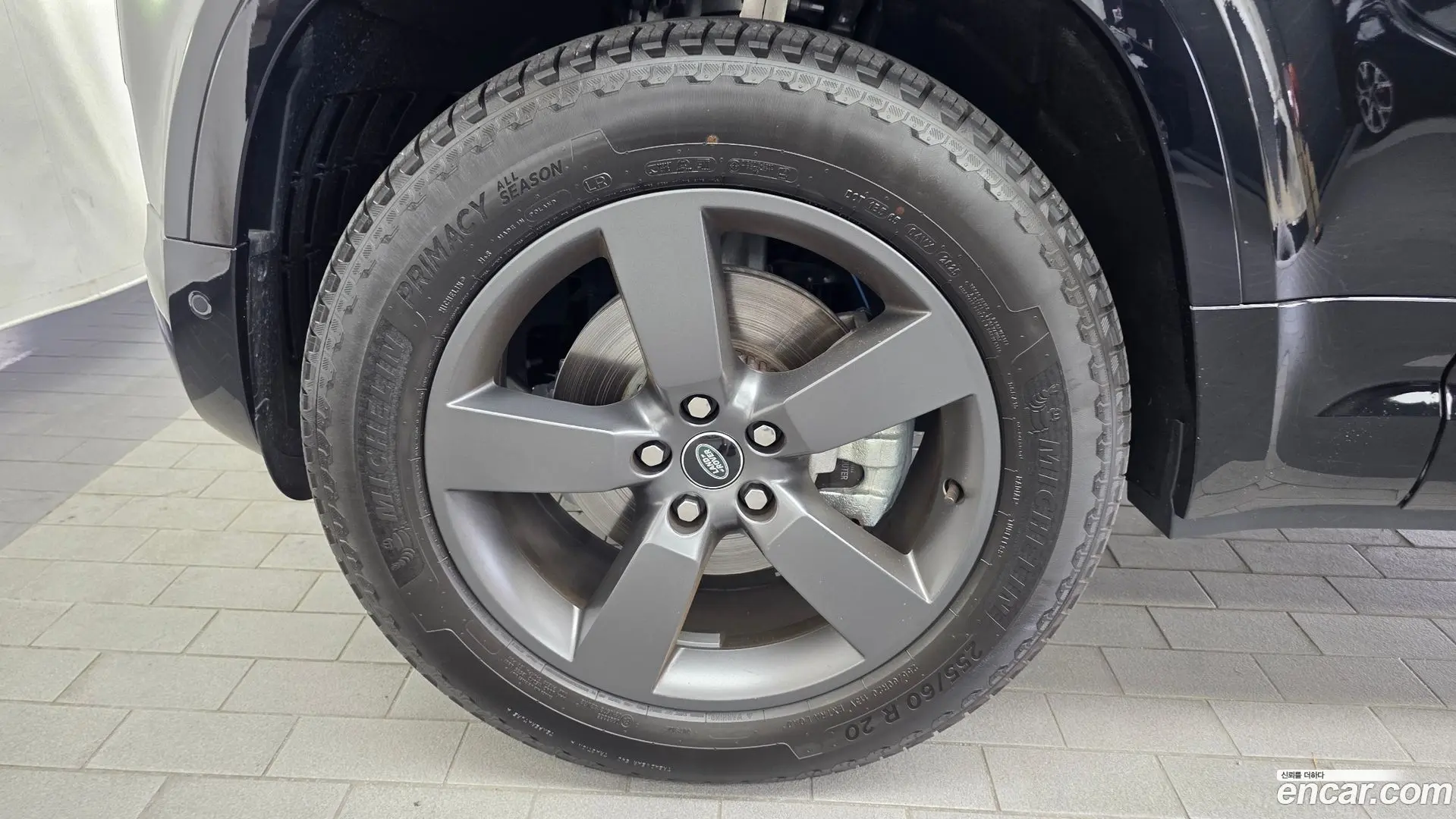 Land Rover Defender 110 P300 X-Dynamic SE