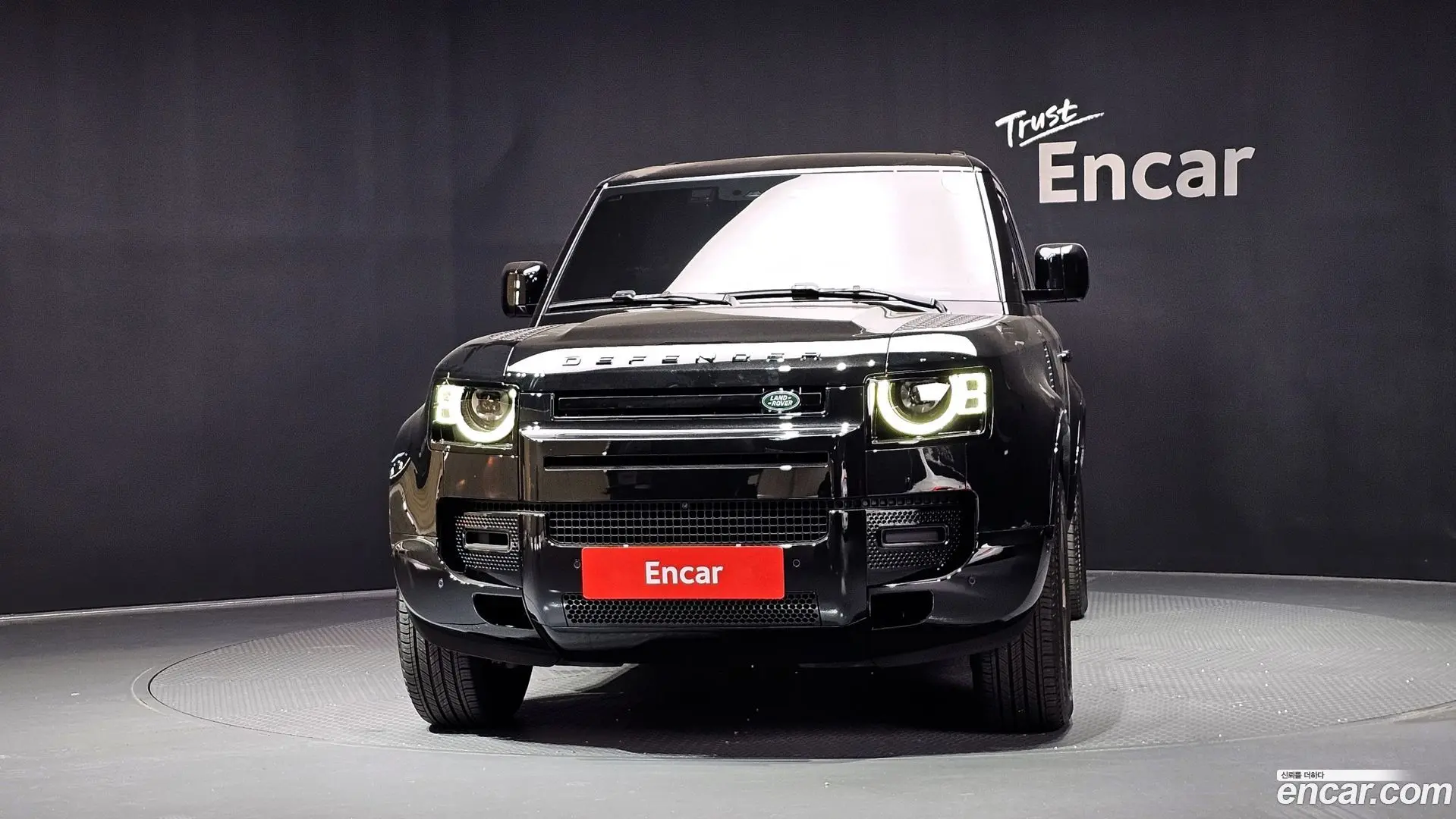 Land Rover Defender 110 P300 X-Dynamic SE