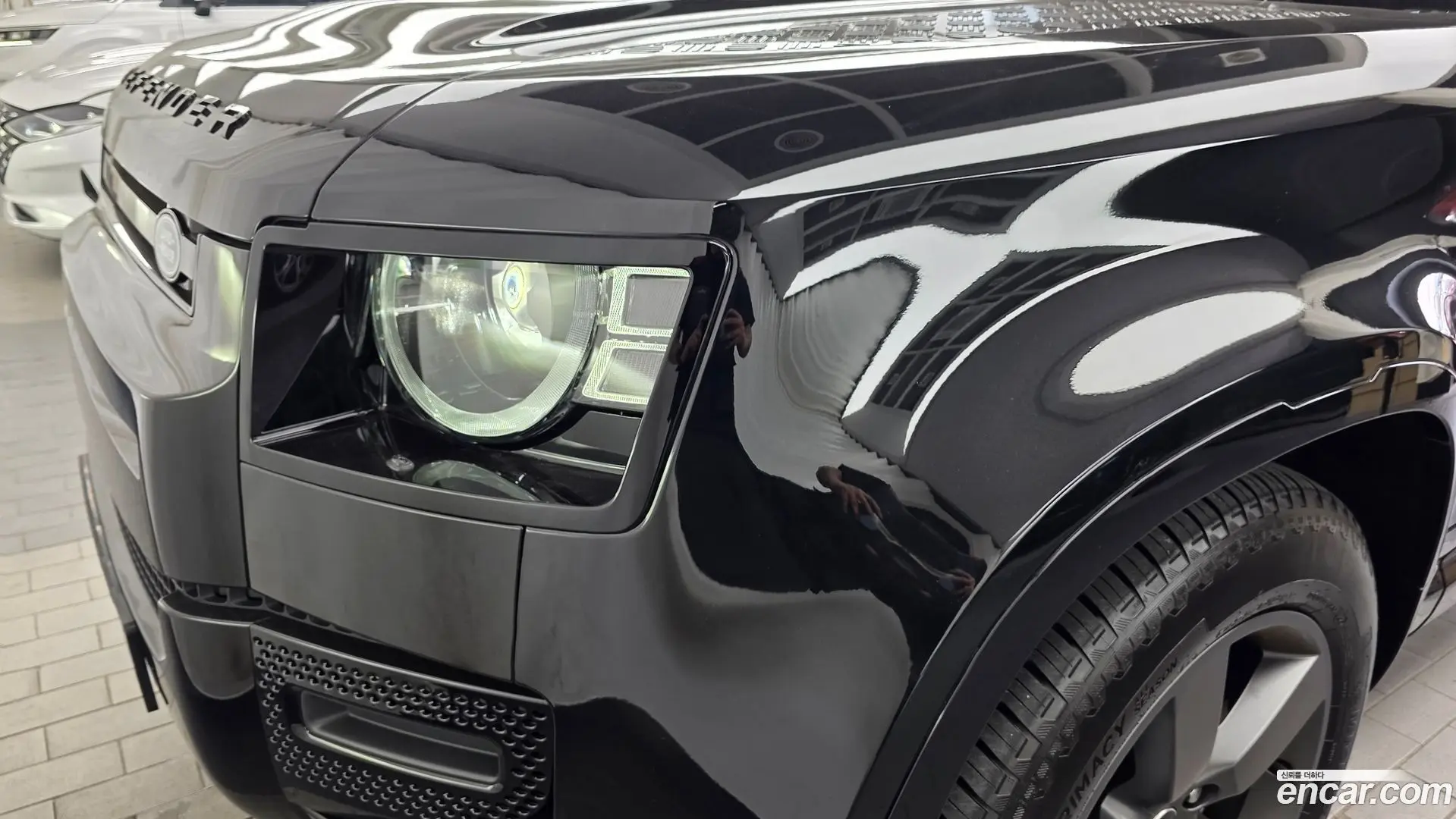 Land Rover Defender 110 P300 X-Dynamic SE