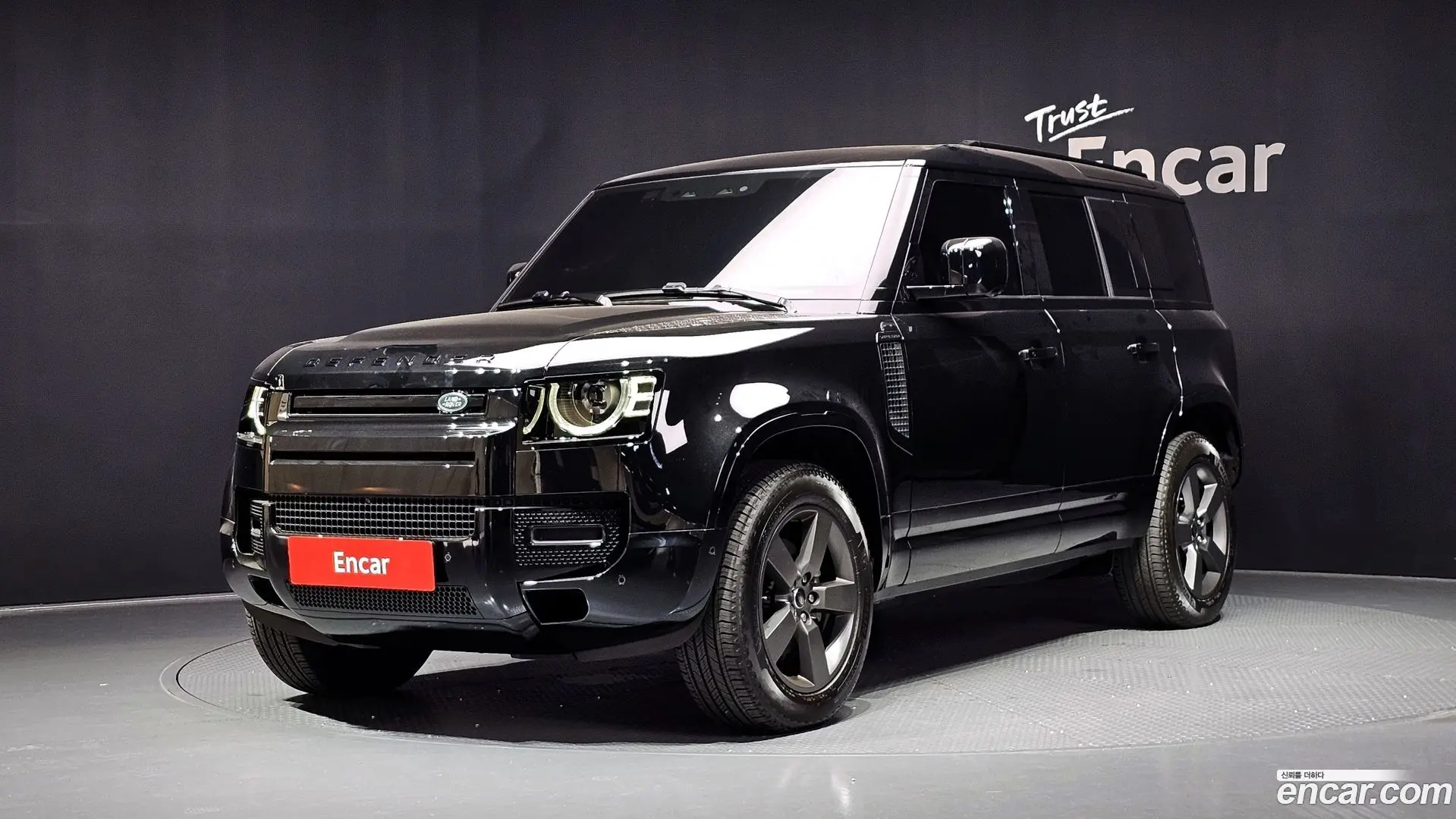 Land Rover Defender 110 P300 X-Dynamic SE