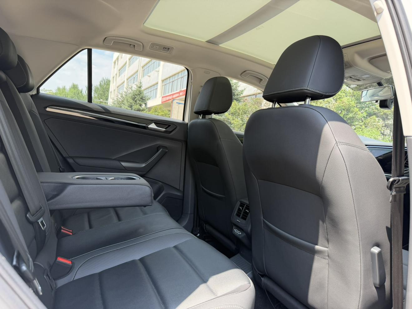 Volkswagen T-Roc 2021 280TSI DSG 2WD Smart Connected