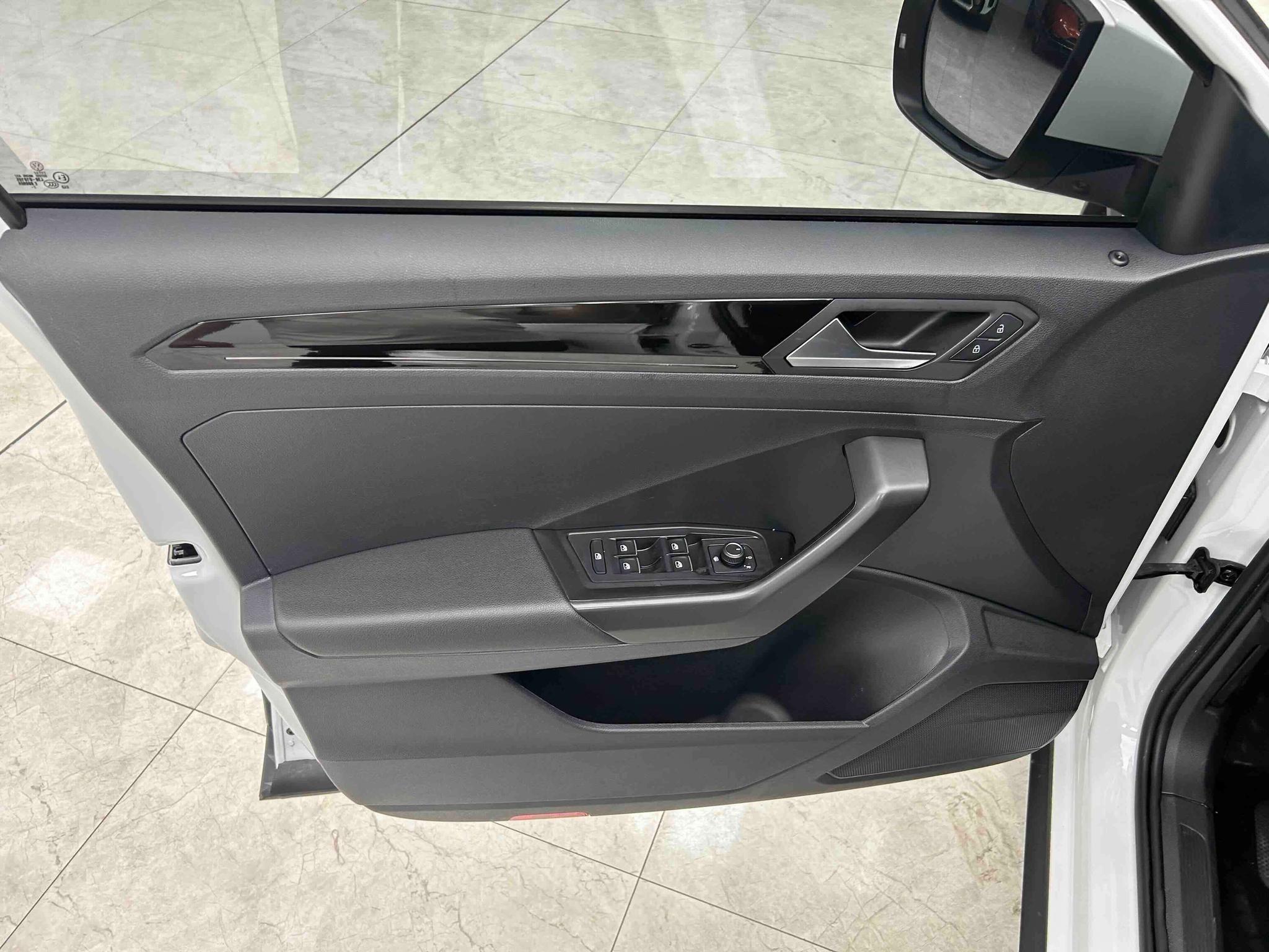 Volkswagen T-Roc 2022 280TSI DSG 2WD PLUS