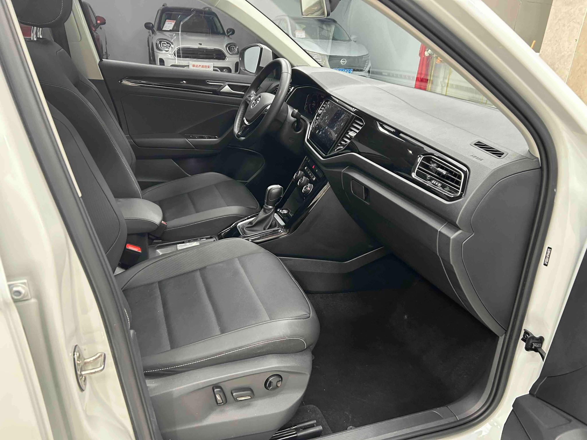 Volkswagen T-Roc 2022 280TSI DSG 2WD PLUS