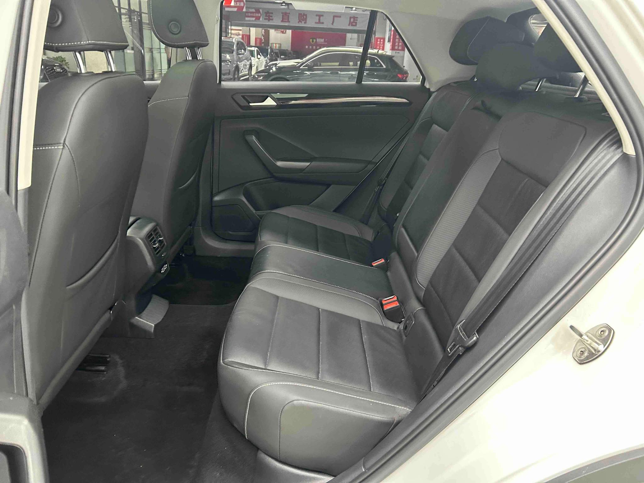 Volkswagen T-Roc 2022 280TSI DSG 2WD PLUS