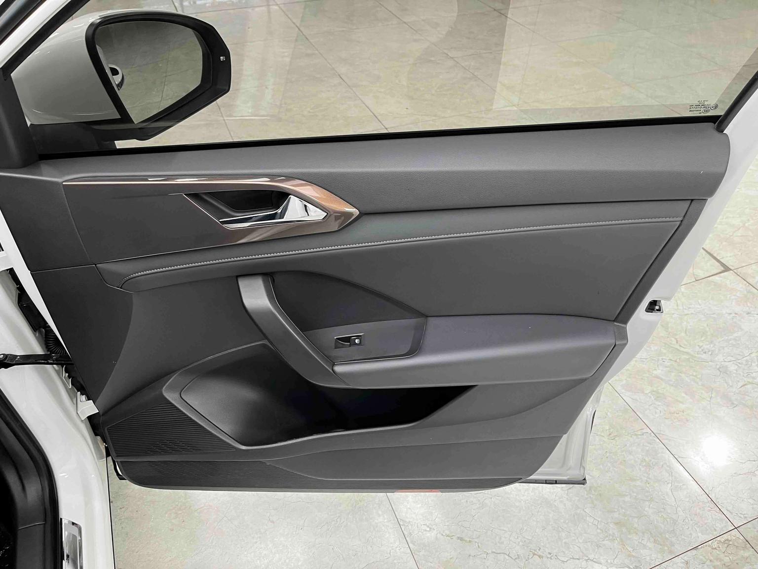 Volkswagen Tharu 2022 280TSI 2WD Luxury