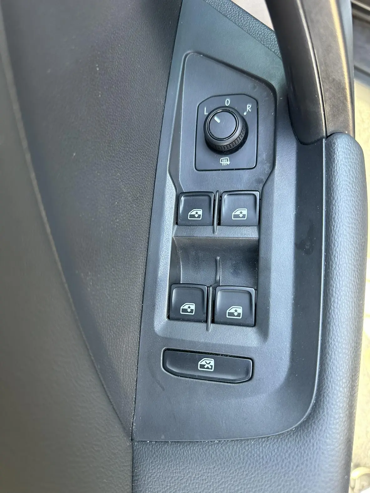 Volkswagen Tharu 2022 280TSI 2WD Luxury