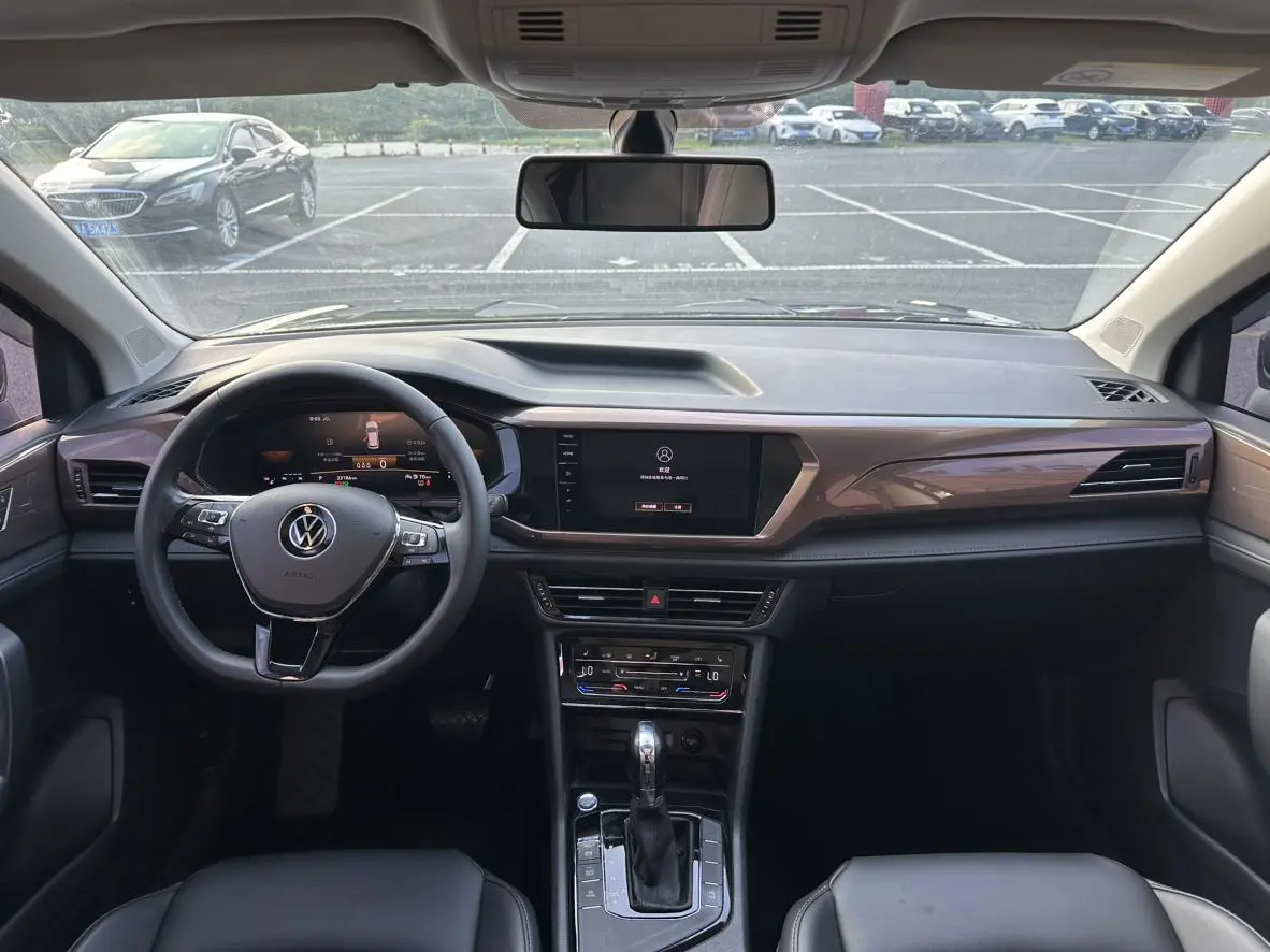 Volkswagen Tharu 2022 280TSI 2WD Luxury