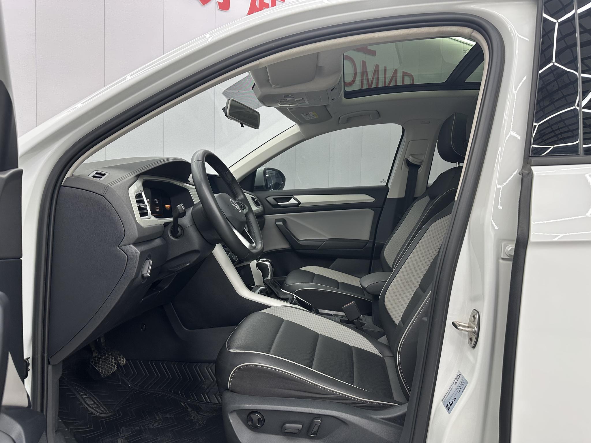 Volkswagen T-Roc 2023 280TSI DSG