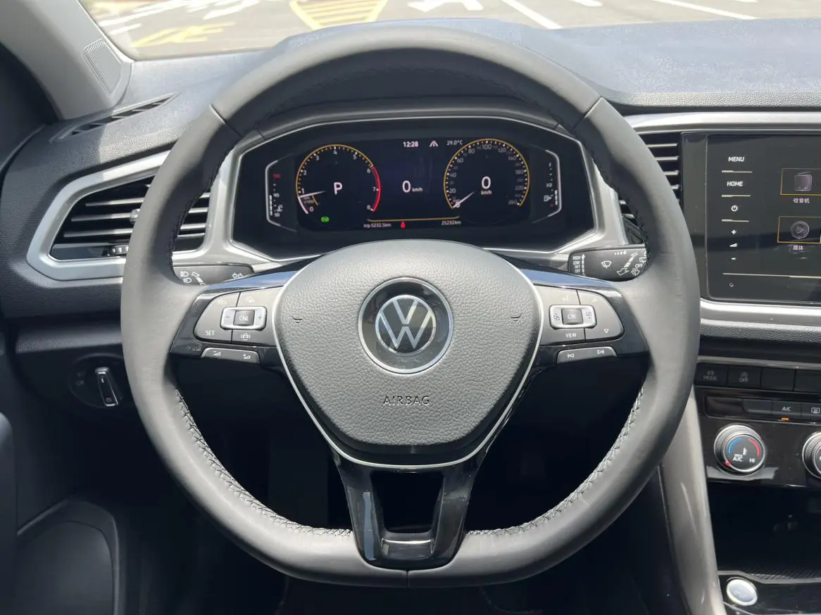 Volkswagen T-Roc 2022 280TSI DSG 2WD PLUS