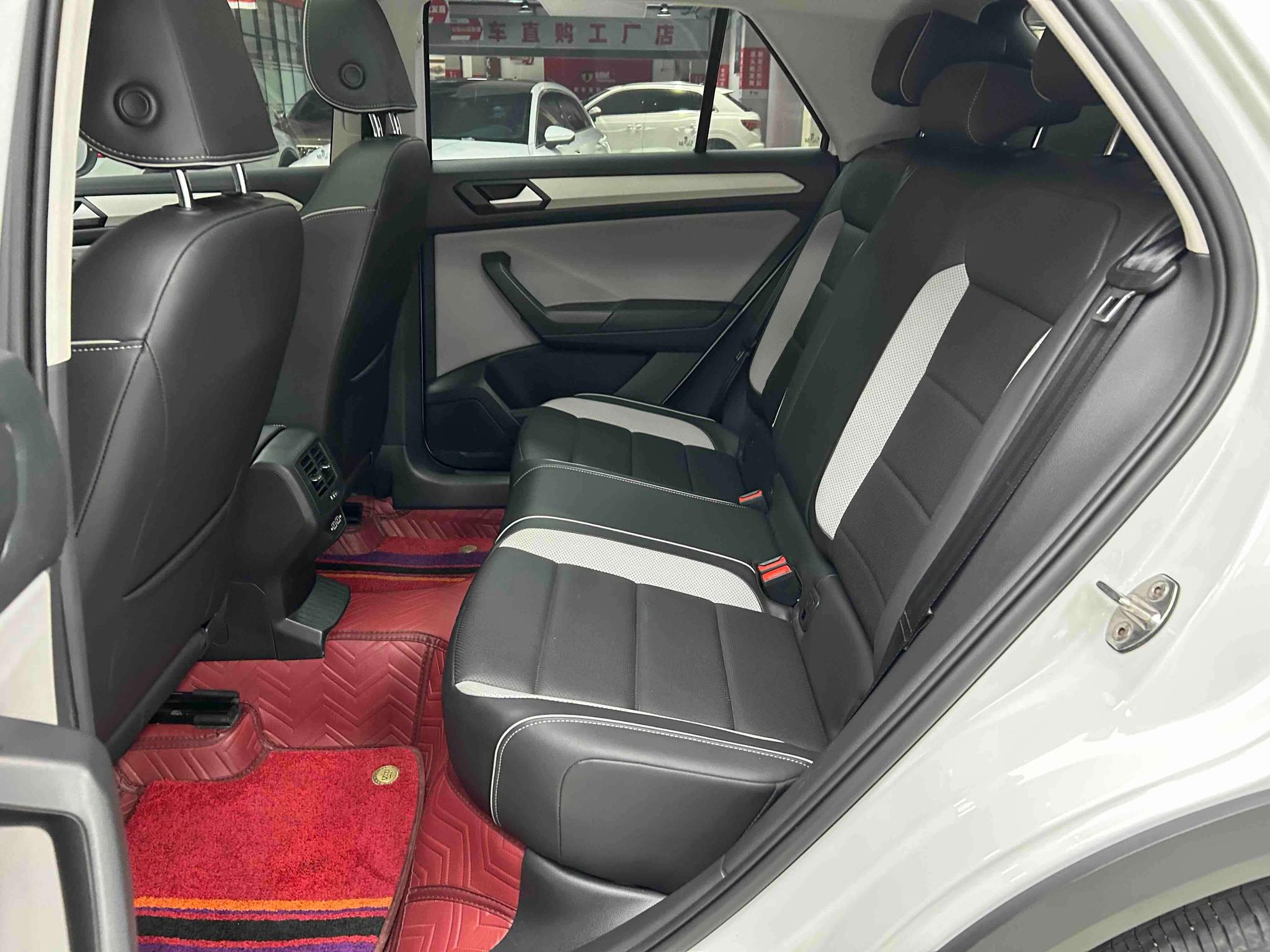 Volkswagen T-Roc 2024 280TSI DSG