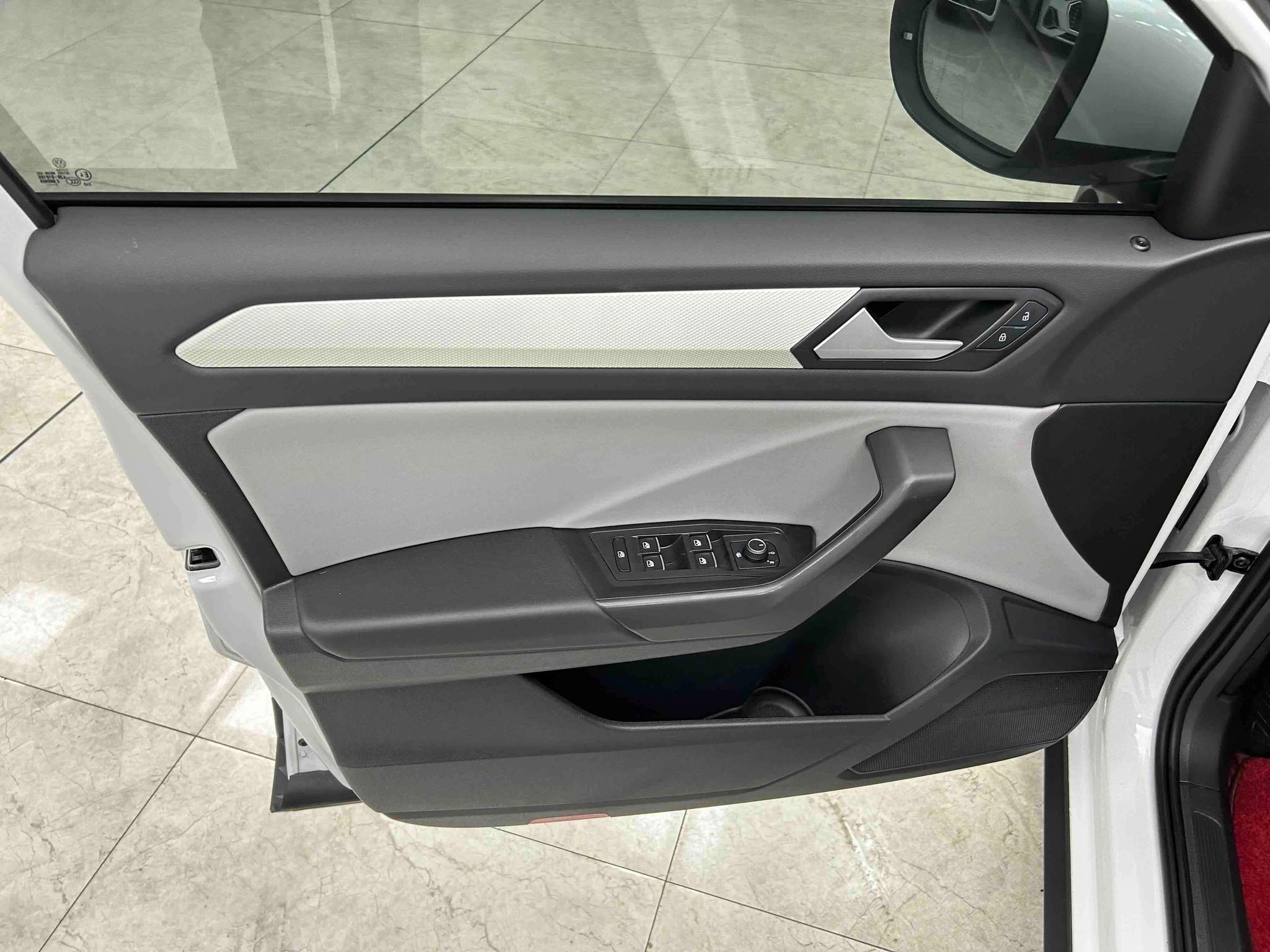 Volkswagen T-Roc 2024 280TSI DSG