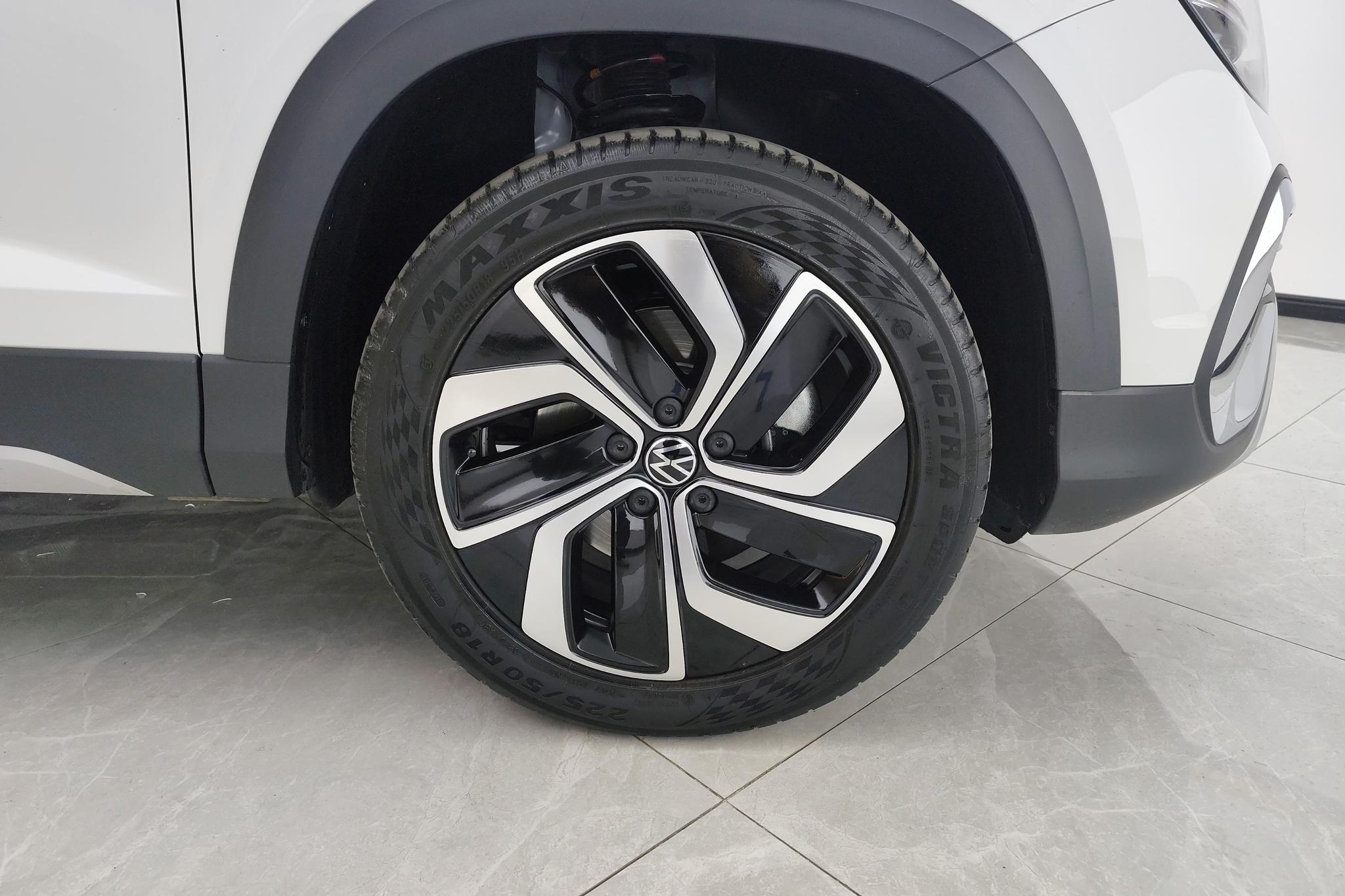 Volkswagen Tharu 2024 300TSI 2WD