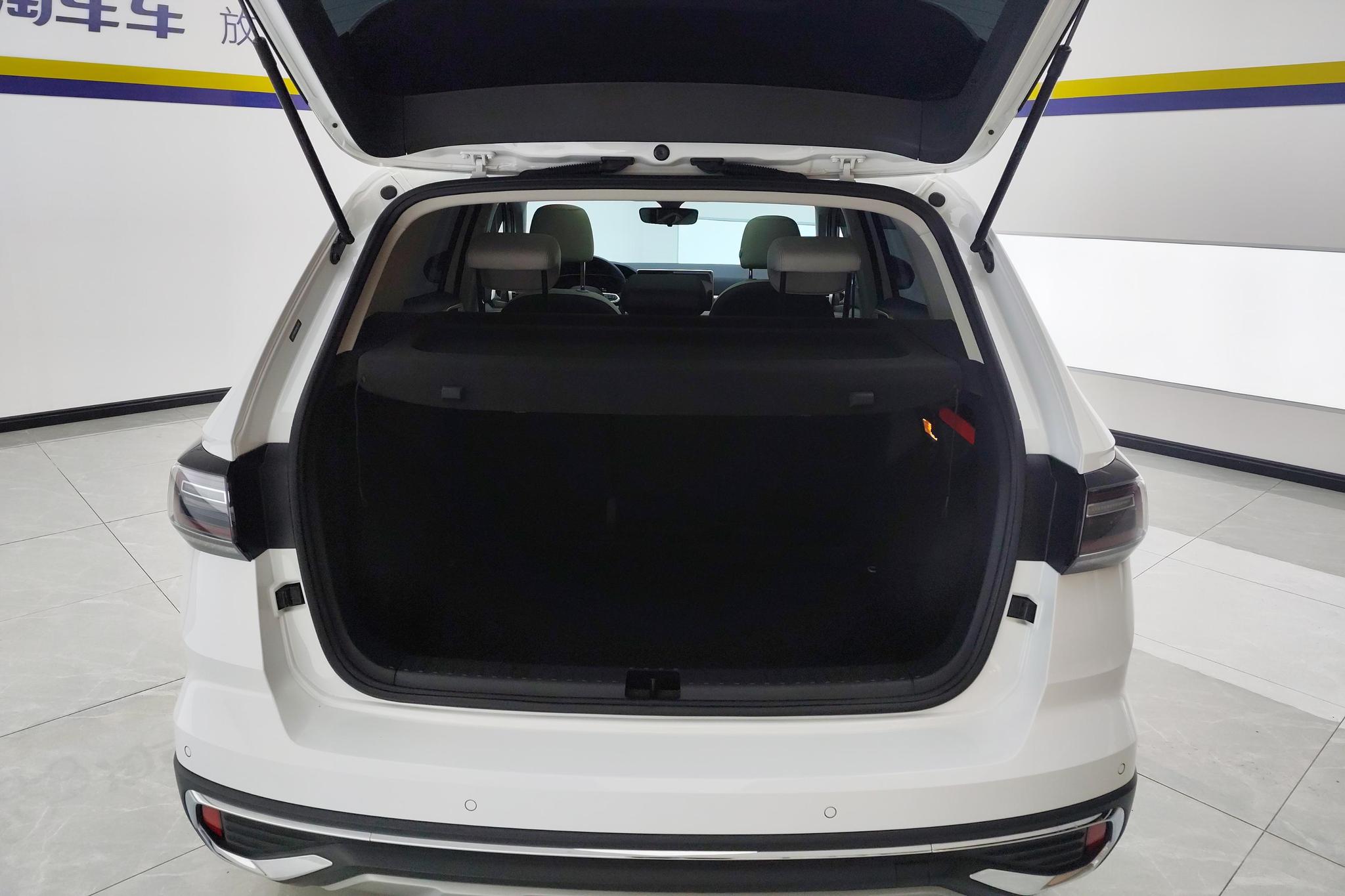 Volkswagen Tharu 2024 300TSI 2WD