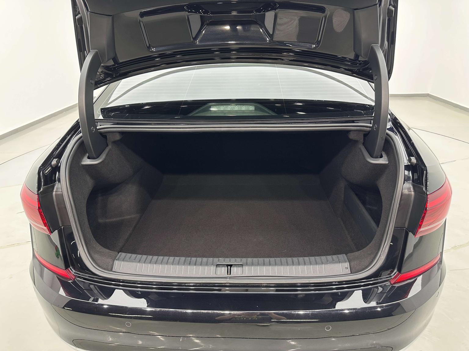 Volkswagen Passat 2024 330TSI Star Elite