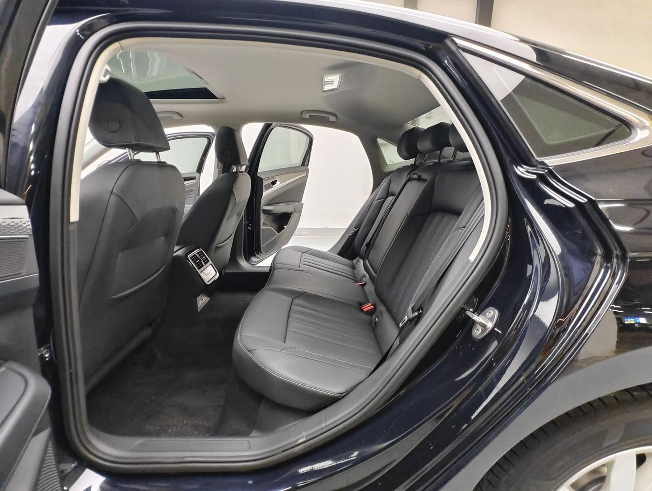 Volkswagen Passat 2022 280TSI Business