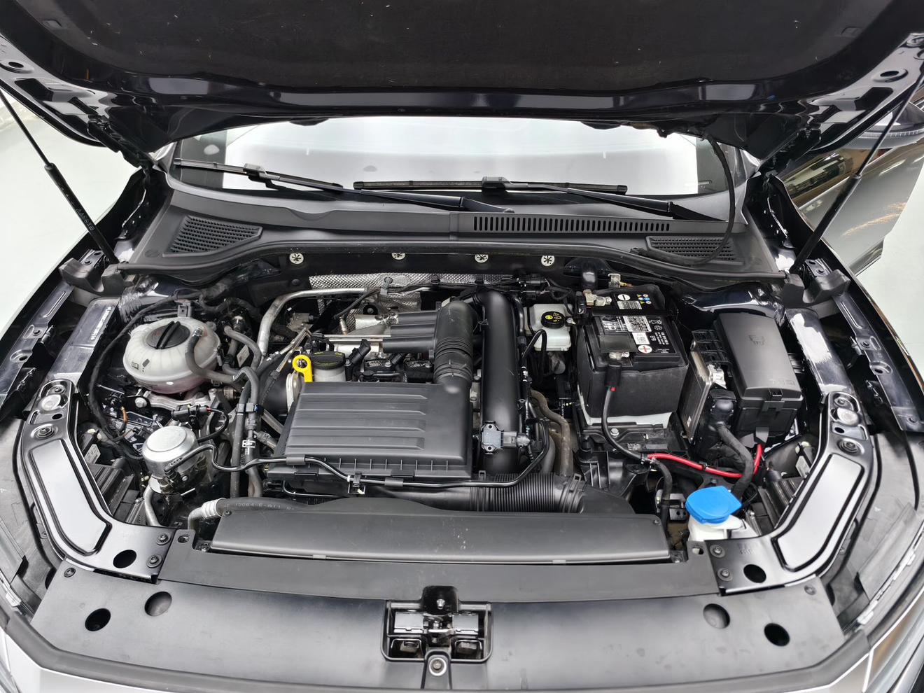 Volkswagen Passat 2022 280TSI Business
