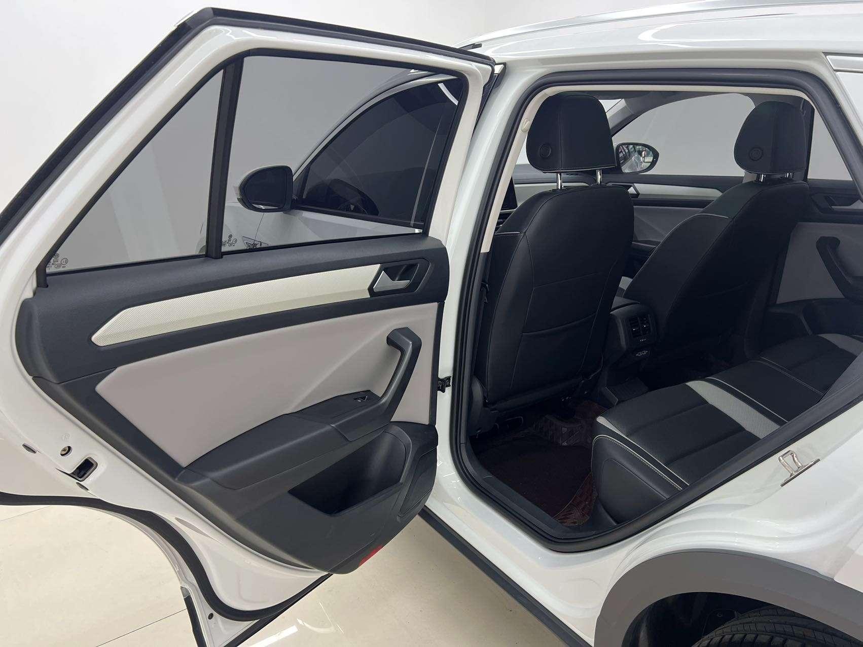 Volkswagen T-Roc 2023 280TSI DSG